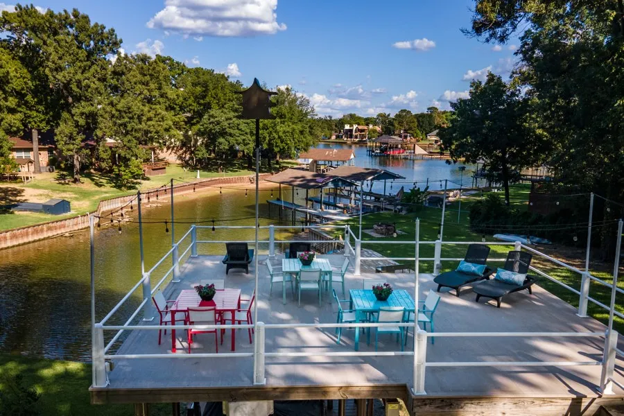 Single Family Residence For Sale in Henderson County , 103 Deer Island Road, Mabank, Texas 75156, 4 Bedroom, 2 Bathroom, 4 Garage spaces, 3,166 Sqft, built in 1975, mls#21318792, Real Estate Agent in Mabank, Homes For Sale in Henderson county, Homes For Sale in Mabank, Realtor in Mabank Texas, Real Estate Brokerage Independent Realty Texas, Luminita Cordes Realtor