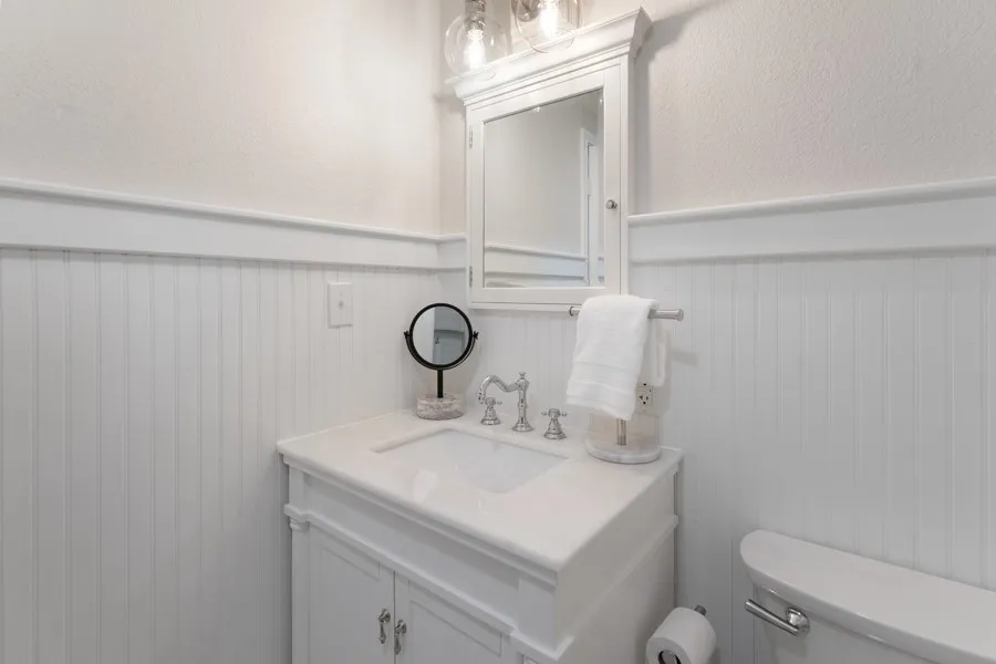 Single Family Residence For Sale in Henderson County , 103 Deer Island Road, Mabank, Texas 75156, 4 Bedroom, 2 Bathroom, 4 Garage spaces, 3,166 Sqft, built in 1975, mls#21318792, Real Estate Agent in Mabank, Homes For Sale in Henderson county, Homes For Sale in Mabank, Realtor in Mabank Texas, Real Estate Brokerage Independent Realty Texas, Luminita Cordes Realtor