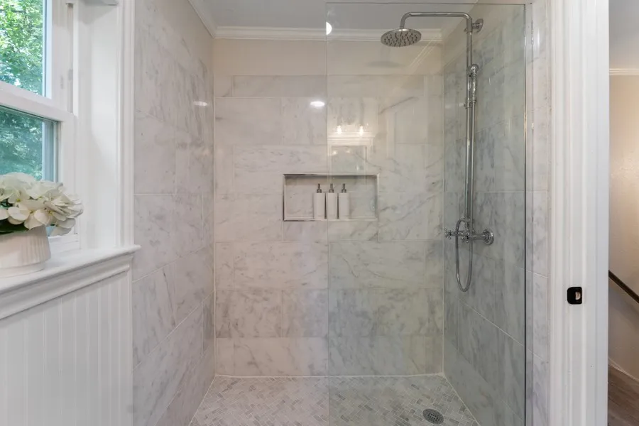 Single Family Residence For Sale in Henderson County , 103 Deer Island Road, Mabank, Texas 75156, 4 Bedroom, 2 Bathroom, 4 Garage spaces, 3,166 Sqft, built in 1975, mls#21318792, Real Estate Agent in Mabank, Homes For Sale in Henderson county, Homes For Sale in Mabank, Realtor in Mabank Texas, Real Estate Brokerage Independent Realty Texas, Luminita Cordes Realtor