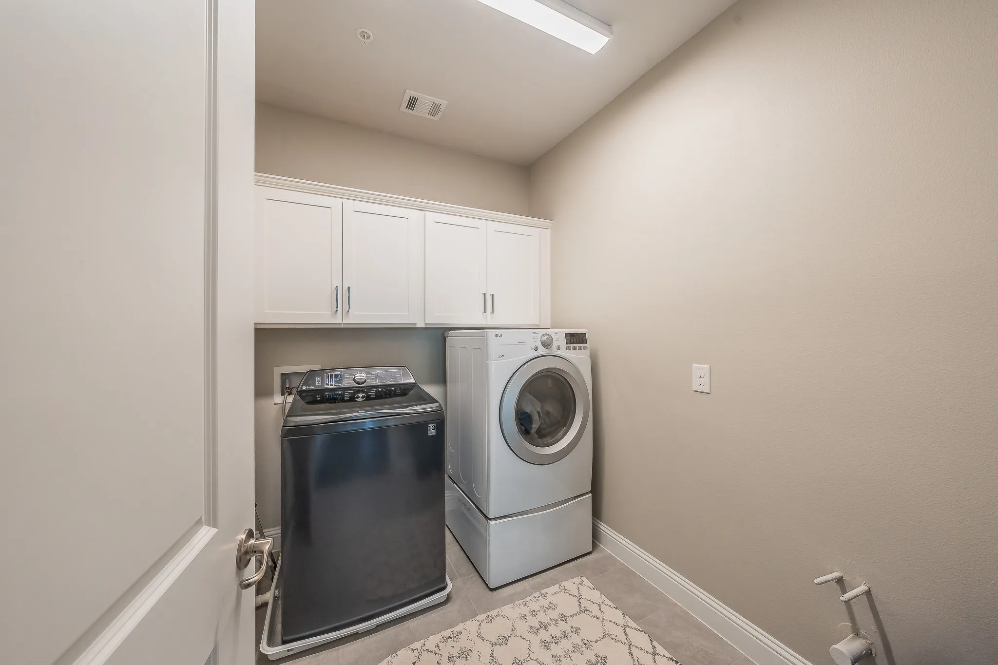 Condominium For Sale in Dallas County , 1735 Wittington Place 3206, Farmers Branch, Texas 75234, 3 Bedroom, 2 Bathroom, 1 Garage spaces, 1,869 Sqft, built in 2019, mls#21308867, Real Estate Agent in Farmers Branch, Homes For Sale in Dallas county, Homes For Sale in Farmers Branch, Realtor in Farmers Branch Texas, Real Estate Brokerage Independent Realty Texas, Luminita Cordes Realtor
