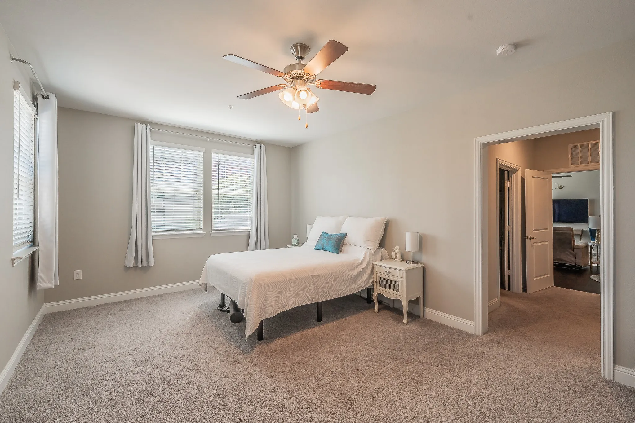 Condominium For Sale in Dallas County , 1735 Wittington Place 3206, Farmers Branch, Texas 75234, 3 Bedroom, 2 Bathroom, 1 Garage spaces, 1,869 Sqft, built in 2019, mls#21308867, Real Estate Agent in Farmers Branch, Homes For Sale in Dallas county, Homes For Sale in Farmers Branch, Realtor in Farmers Branch Texas, Real Estate Brokerage Independent Realty Texas, Luminita Cordes Realtor