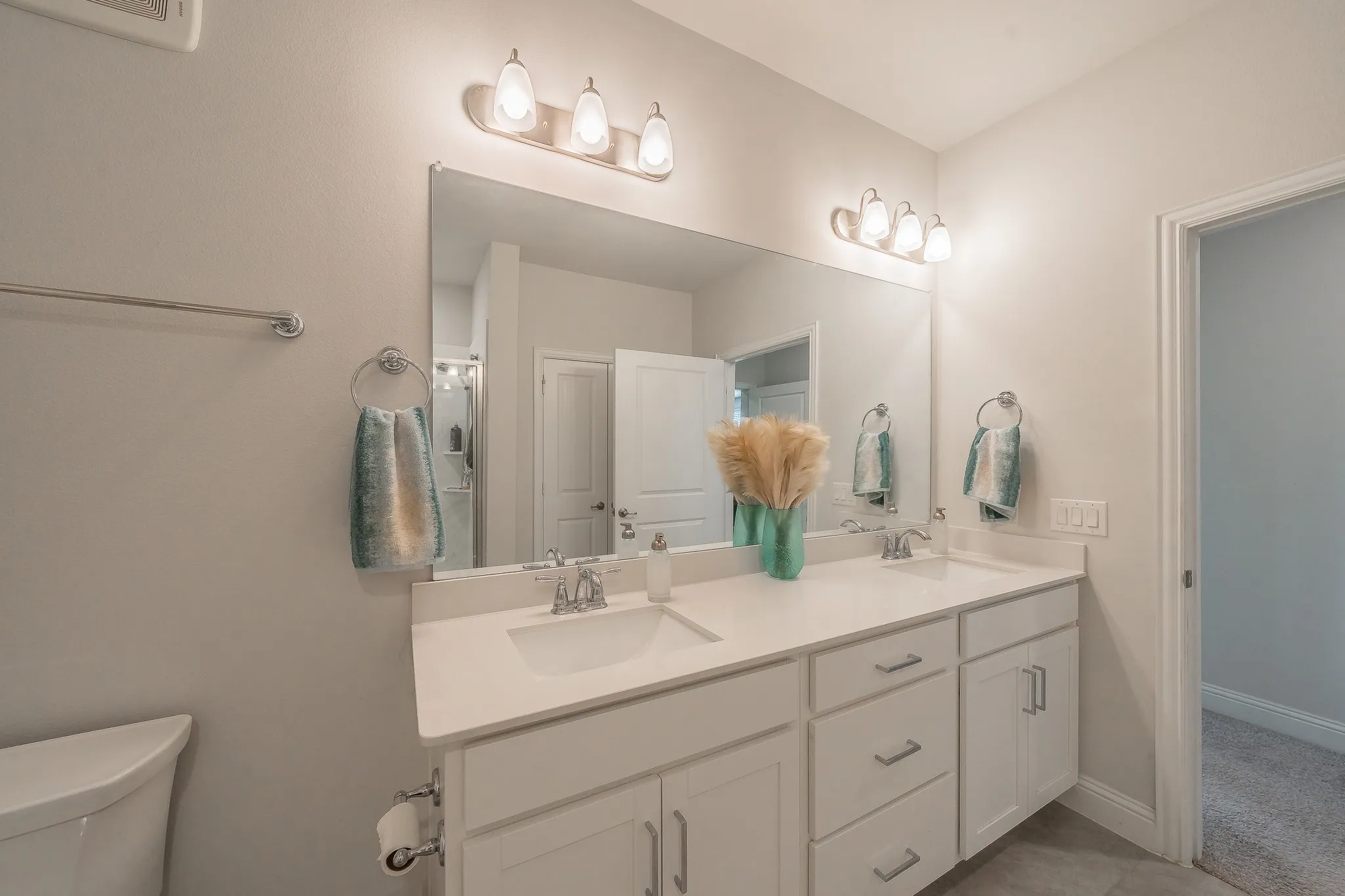 Condominium For Sale in Dallas County , 1735 Wittington Place 3206, Farmers Branch, Texas 75234, 3 Bedroom, 2 Bathroom, 1 Garage spaces, 1,869 Sqft, built in 2019, mls#21308867, Real Estate Agent in Farmers Branch, Homes For Sale in Dallas county, Homes For Sale in Farmers Branch, Realtor in Farmers Branch Texas, Real Estate Brokerage Independent Realty Texas, Luminita Cordes Realtor