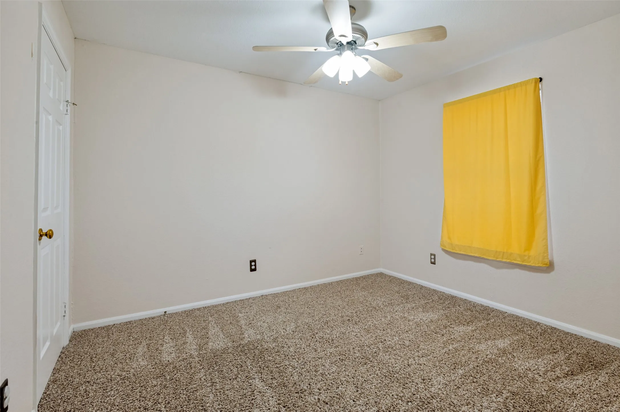 Single Family Residence For Rent in Dallas County , 8420 Creekbluff Drive, Dallas, Texas 75249, 4 Bedroom, 3 Bathroom, 2 Garage spaces, 2,572 Sqft, built in 1988, mls#21318794, Real Estate Agent in Dallas, Homes For Rent in Dallas county, Homes For Rent in Dallas, Realtor in Dallas Texas, Real Estate Brokerage Independent Realty Texas, Luminita Cordes Realtor