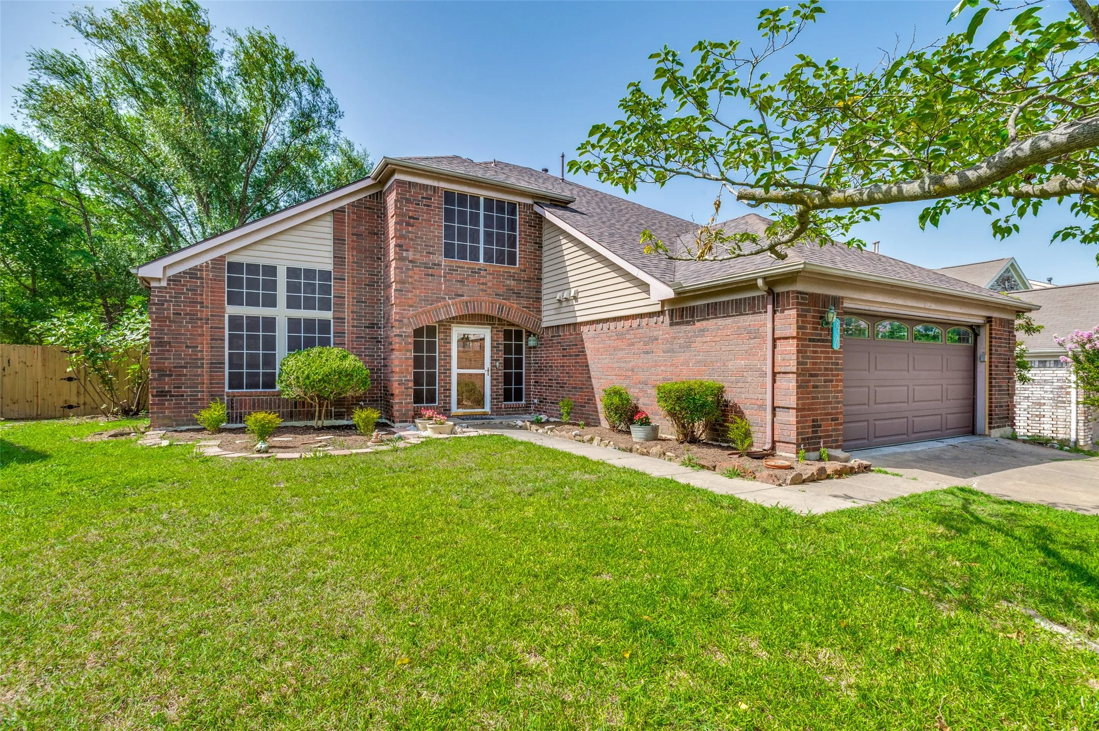 Single Family Residence For Rent in Dallas County , 8420 Creekbluff Drive, Dallas, Texas 75249, 4 Bedroom, 3 Bathroom, 2 Garage spaces, 2,572 Sqft, built in 1988, mls#21318794, Real Estate Agent in Dallas, Homes For Rent in Dallas county, Homes For Rent in Dallas, Realtor in Dallas Texas, Real Estate Brokerage Independent Realty Texas, Luminita Cordes Realtor