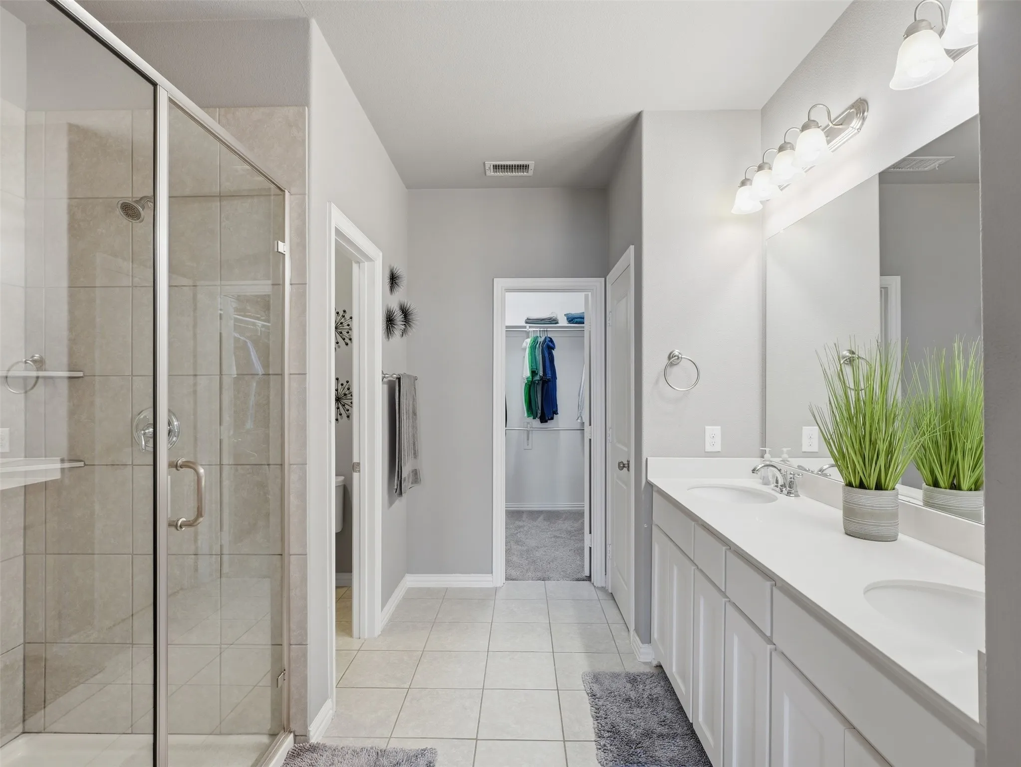Townhouse For Sale in Tarrant County , 3915 Cascade Sky Drive, Arlington, Texas 76005, 2 Bedroom, 3 Bathroom, 2 Garage spaces, 1,399 Sqft, built in 2014, mls#21318799, Real Estate Agent in Arlington, Homes For Sale in Tarrant county, Homes For Sale in Arlington, Realtor in Arlington Texas, Real Estate Brokerage Independent Realty Texas, Luminita Cordes Realtor