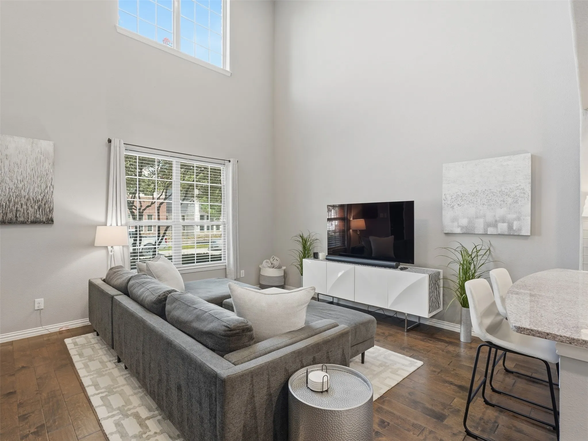 Townhouse For Sale in Tarrant County , 3915 Cascade Sky Drive, Arlington, Texas 76005, 2 Bedroom, 3 Bathroom, 2 Garage spaces, 1,399 Sqft, built in 2014, mls#21318799, Real Estate Agent in Arlington, Homes For Sale in Tarrant county, Homes For Sale in Arlington, Realtor in Arlington Texas, Real Estate Brokerage Independent Realty Texas, Luminita Cordes Realtor