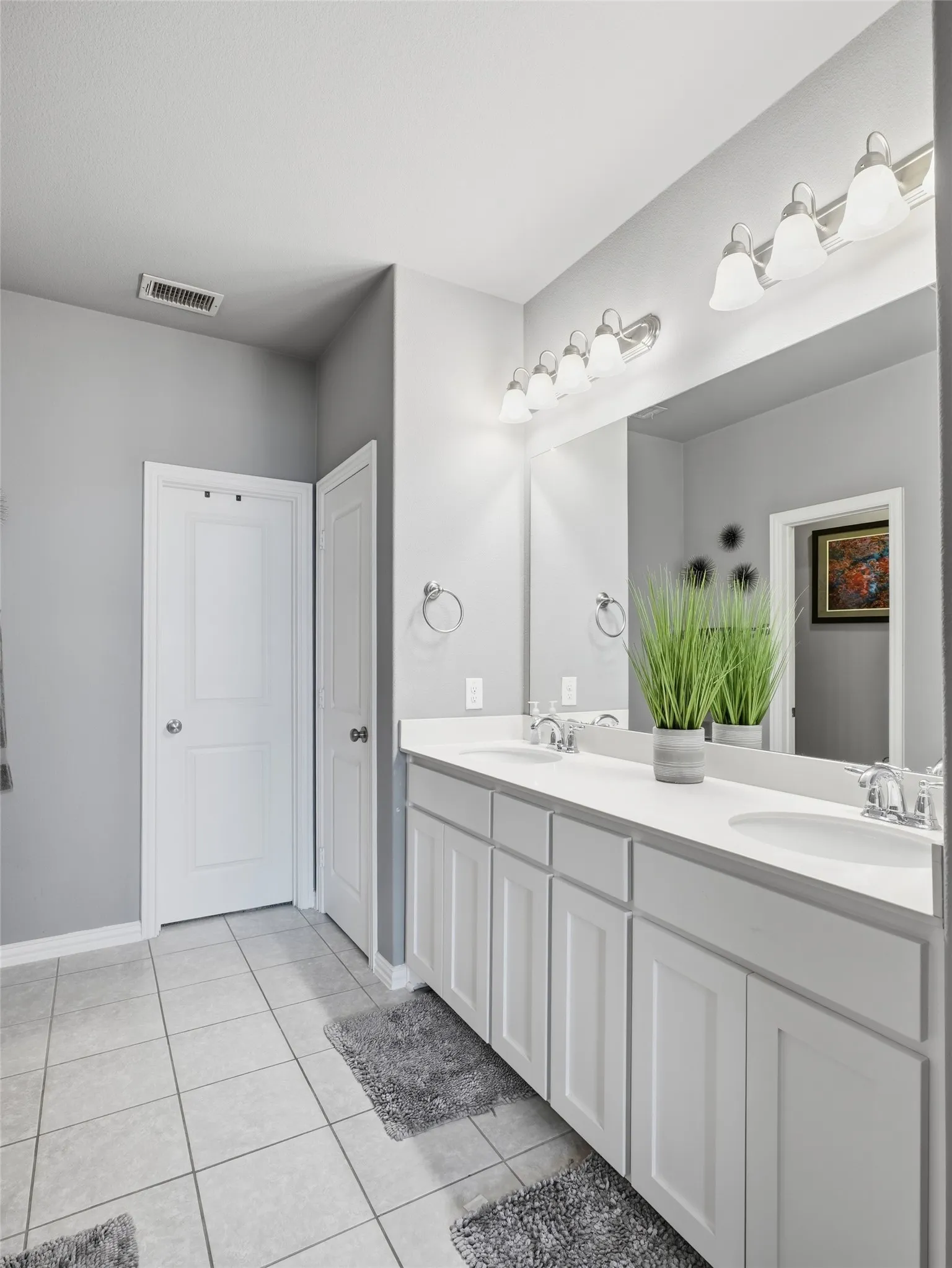 Townhouse For Sale in Tarrant County , 3915 Cascade Sky Drive, Arlington, Texas 76005, 2 Bedroom, 3 Bathroom, 2 Garage spaces, 1,399 Sqft, built in 2014, mls#21318799, Real Estate Agent in Arlington, Homes For Sale in Tarrant county, Homes For Sale in Arlington, Realtor in Arlington Texas, Real Estate Brokerage Independent Realty Texas, Luminita Cordes Realtor