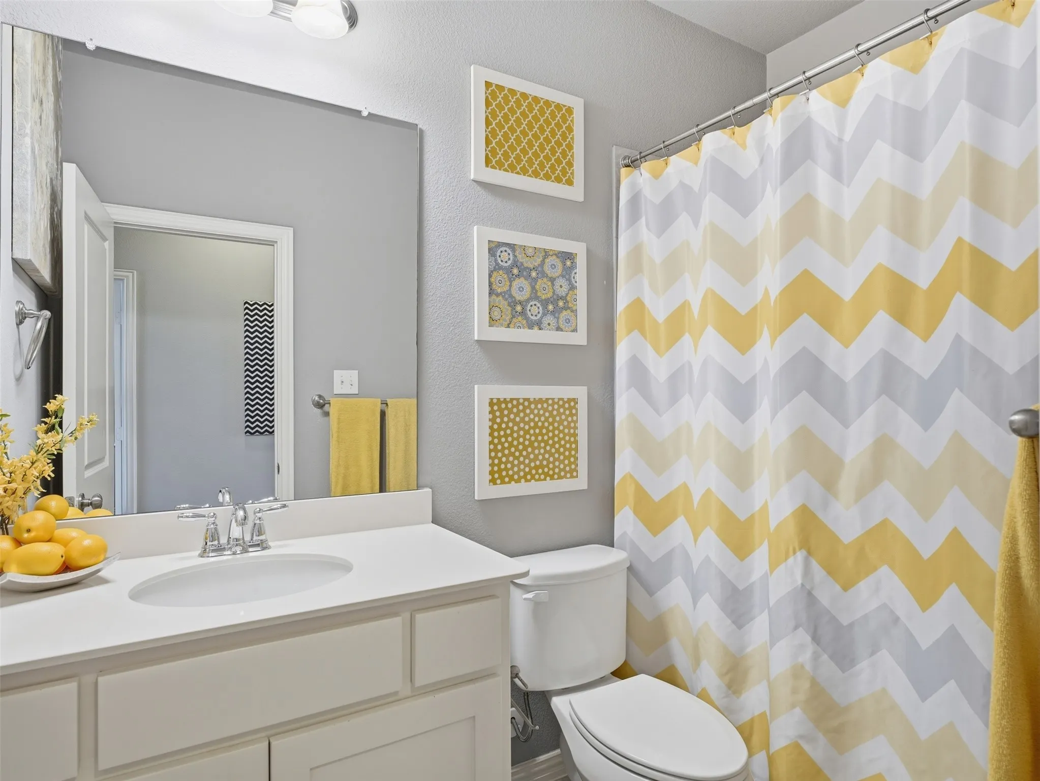 Townhouse For Sale in Tarrant County , 3915 Cascade Sky Drive, Arlington, Texas 76005, 2 Bedroom, 3 Bathroom, 2 Garage spaces, 1,399 Sqft, built in 2014, mls#21318799, Real Estate Agent in Arlington, Homes For Sale in Tarrant county, Homes For Sale in Arlington, Realtor in Arlington Texas, Real Estate Brokerage Independent Realty Texas, Luminita Cordes Realtor