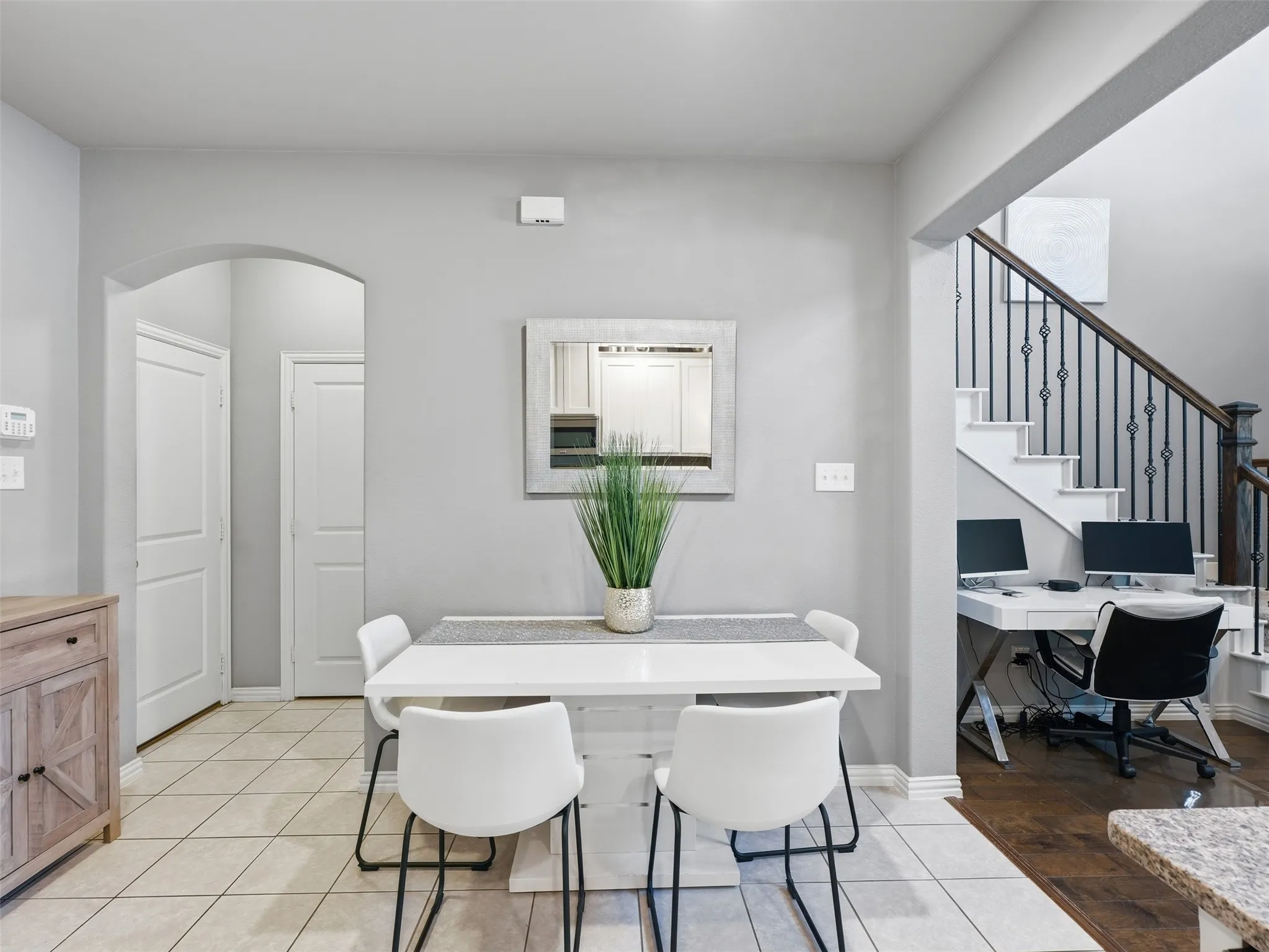 Townhouse For Sale in Tarrant County , 3915 Cascade Sky Drive, Arlington, Texas 76005, 2 Bedroom, 3 Bathroom, 2 Garage spaces, 1,399 Sqft, built in 2014, mls#21318799, Real Estate Agent in Arlington, Homes For Sale in Tarrant county, Homes For Sale in Arlington, Realtor in Arlington Texas, Real Estate Brokerage Independent Realty Texas, Luminita Cordes Realtor