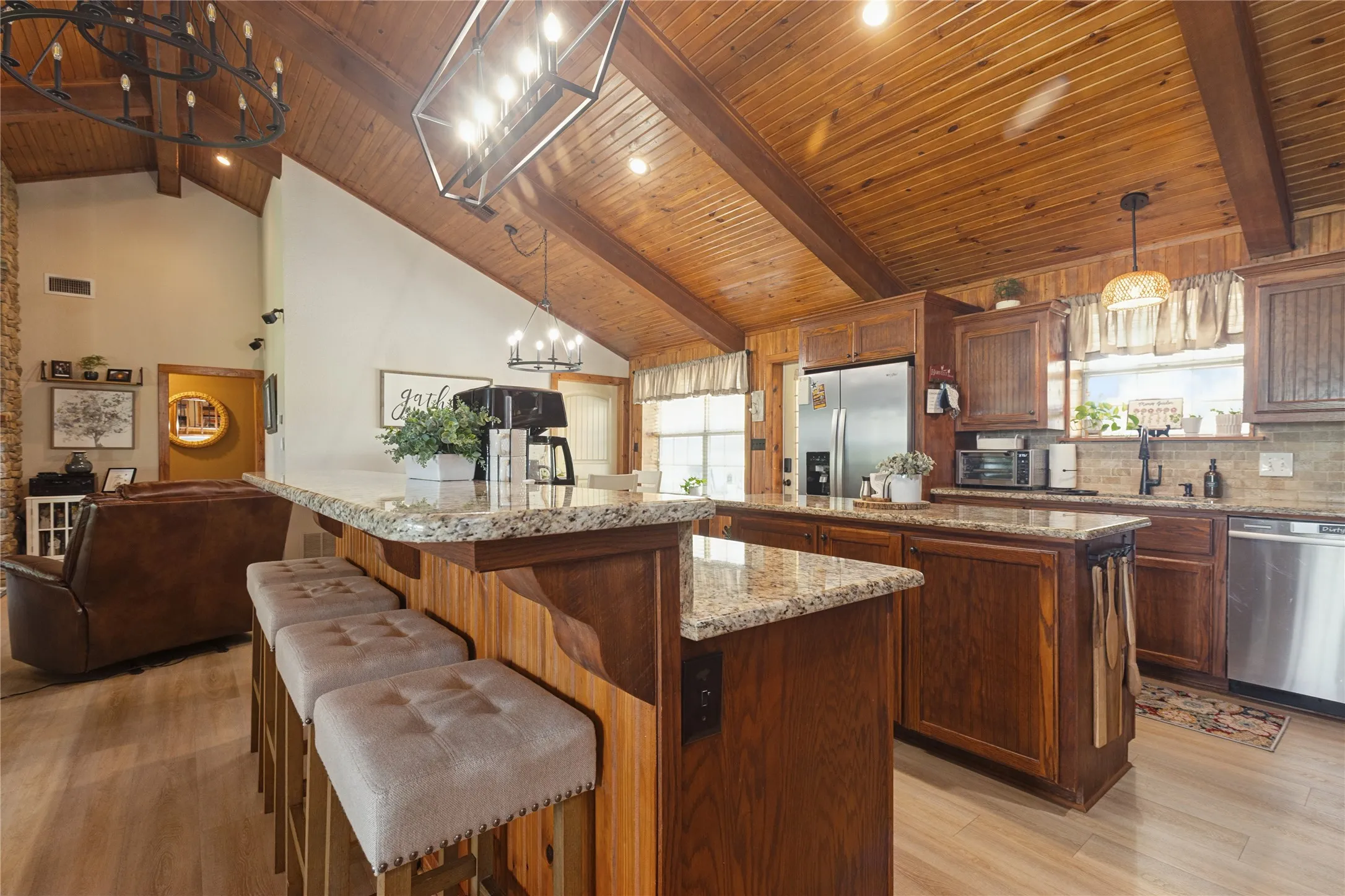 Single Family Residence For Sale in Bowie County , 11 CR 3103, New Boston, Texas 75570, 3 Bedroom, 2 Bathroom, Garage spaces, 2,304 Sqft, built in 2009, mls#21318802, Real Estate Agent in New Boston, Homes For Sale in Bowie county, Homes For Sale in New Boston, Realtor in New Boston Texas, Real Estate Brokerage Independent Realty Texas, Luminita Cordes Realtor