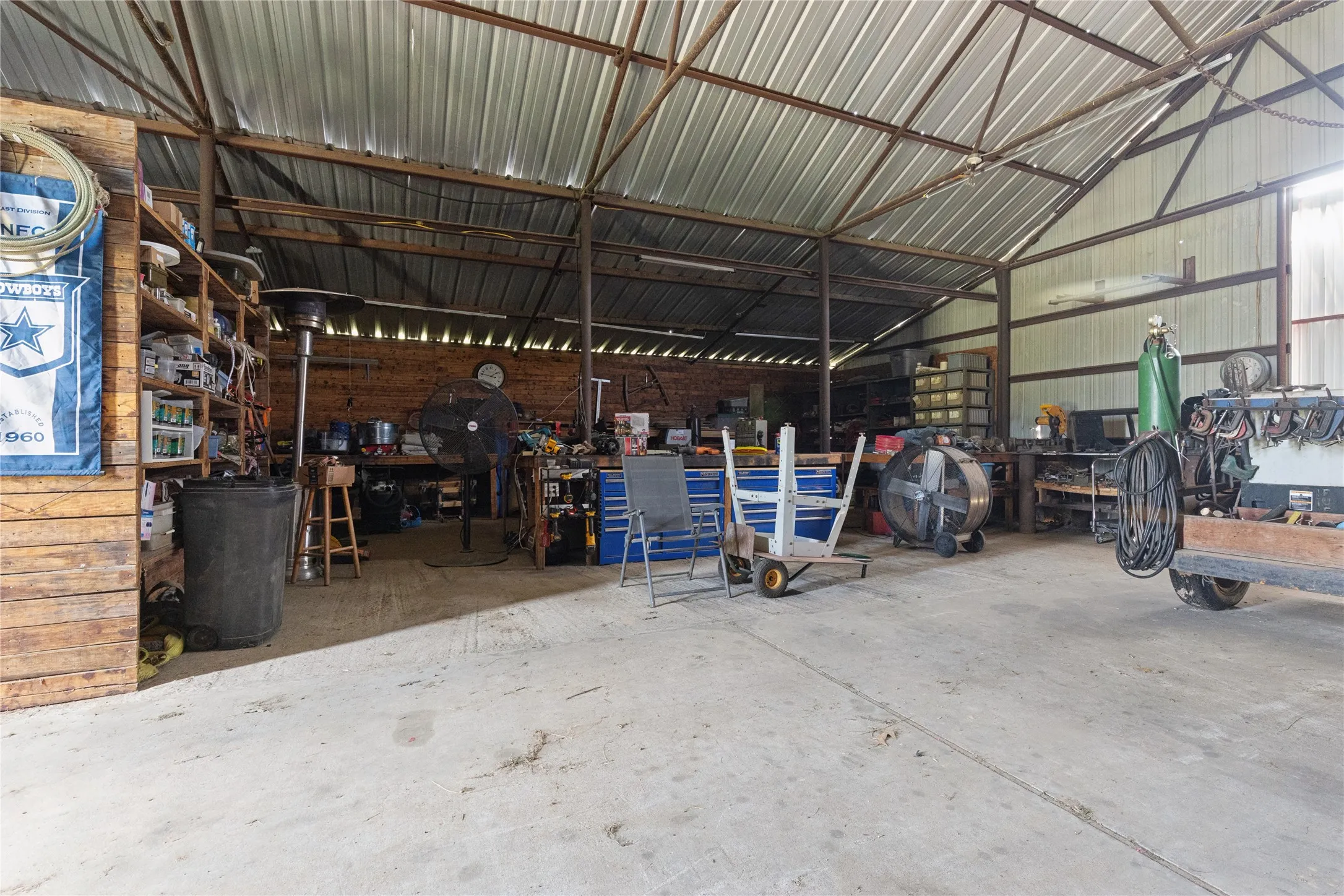 Single Family Residence For Sale in Bowie County , 11 CR 3103, New Boston, Texas 75570, 3 Bedroom, 2 Bathroom, Garage spaces, 2,304 Sqft, built in 2009, mls#21318802, Real Estate Agent in New Boston, Homes For Sale in Bowie county, Homes For Sale in New Boston, Realtor in New Boston Texas, Real Estate Brokerage Independent Realty Texas, Luminita Cordes Realtor