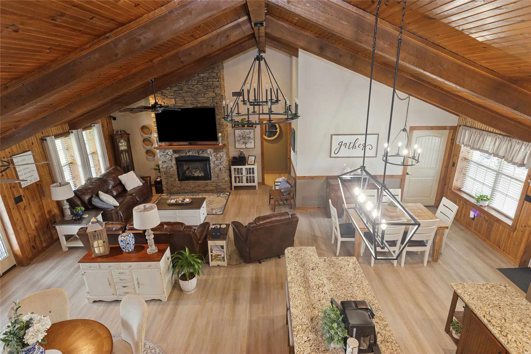 Single Family Residence For Sale in Bowie County , 11 CR 3103, New Boston, Texas 75570, 3 Bedroom, 2 Bathroom, Garage spaces, 2,304 Sqft, built in 2009, mls#21318802, Real Estate Agent in New Boston, Homes For Sale in Bowie county, Homes For Sale in New Boston, Realtor in New Boston Texas, Real Estate Brokerage Independent Realty Texas, Luminita Cordes Realtor