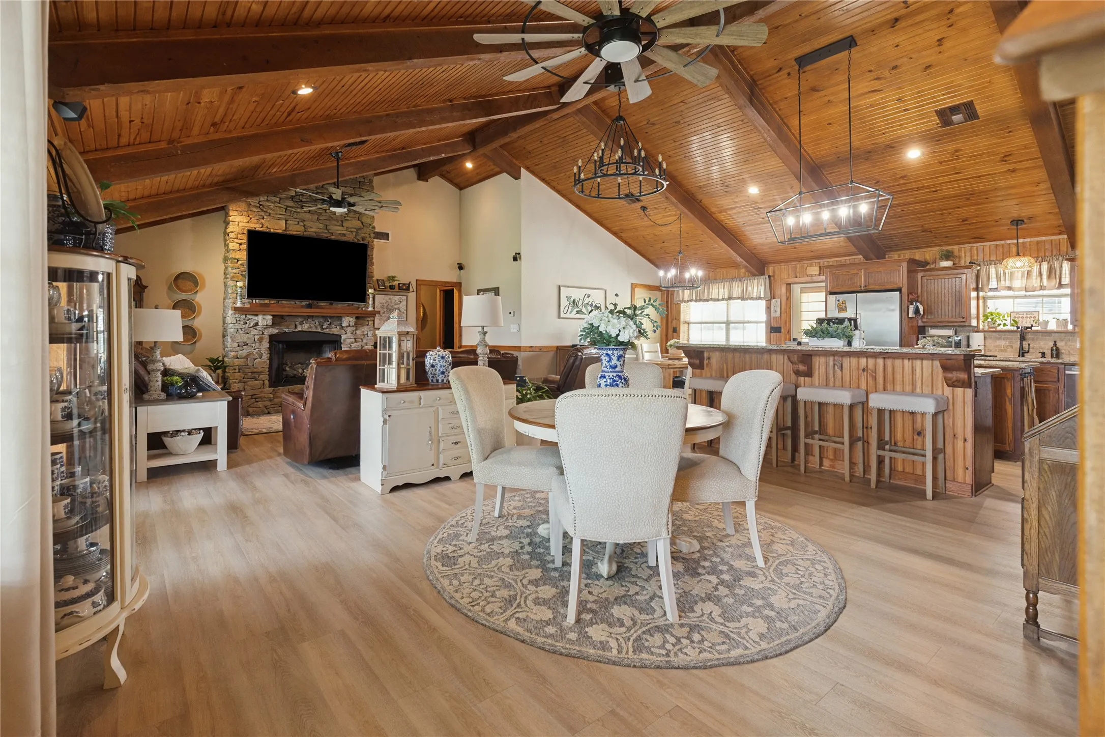 Single Family Residence For Sale in Bowie County , 11 CR 3103, New Boston, Texas 75570, 3 Bedroom, 2 Bathroom, Garage spaces, 2,304 Sqft, built in 2009, mls#21318802, Real Estate Agent in New Boston, Homes For Sale in Bowie county, Homes For Sale in New Boston, Realtor in New Boston Texas, Real Estate Brokerage Independent Realty Texas, Luminita Cordes Realtor