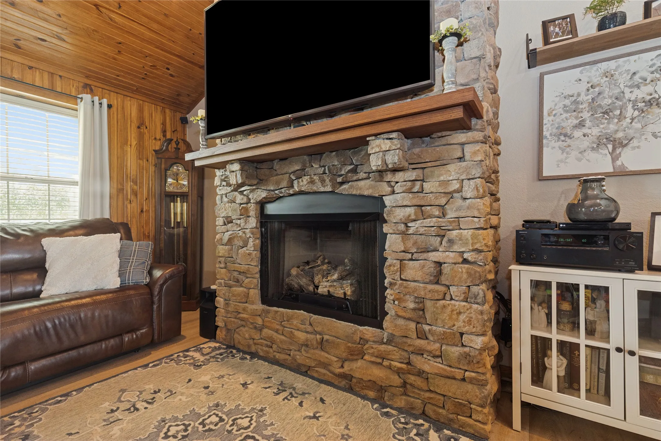 Single Family Residence For Sale in Bowie County , 11 CR 3103, New Boston, Texas 75570, 3 Bedroom, 2 Bathroom, Garage spaces, 2,304 Sqft, built in 2009, mls#21318802, Real Estate Agent in New Boston, Homes For Sale in Bowie county, Homes For Sale in New Boston, Realtor in New Boston Texas, Real Estate Brokerage Independent Realty Texas, Luminita Cordes Realtor