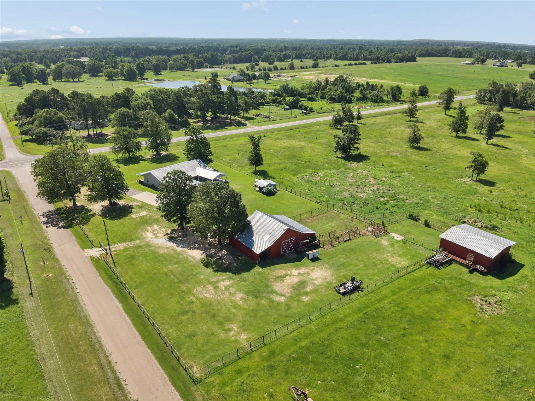 Single Family Residence For Sale in Bowie County , 11 CR 3103, New Boston, Texas 75570, 3 Bedroom, 2 Bathroom, Garage spaces, 2,304 Sqft, built in 2009, mls#21318802, Real Estate Agent in New Boston, Homes For Sale in Bowie county, Homes For Sale in New Boston, Realtor in New Boston Texas, Real Estate Brokerage Independent Realty Texas, Luminita Cordes Realtor