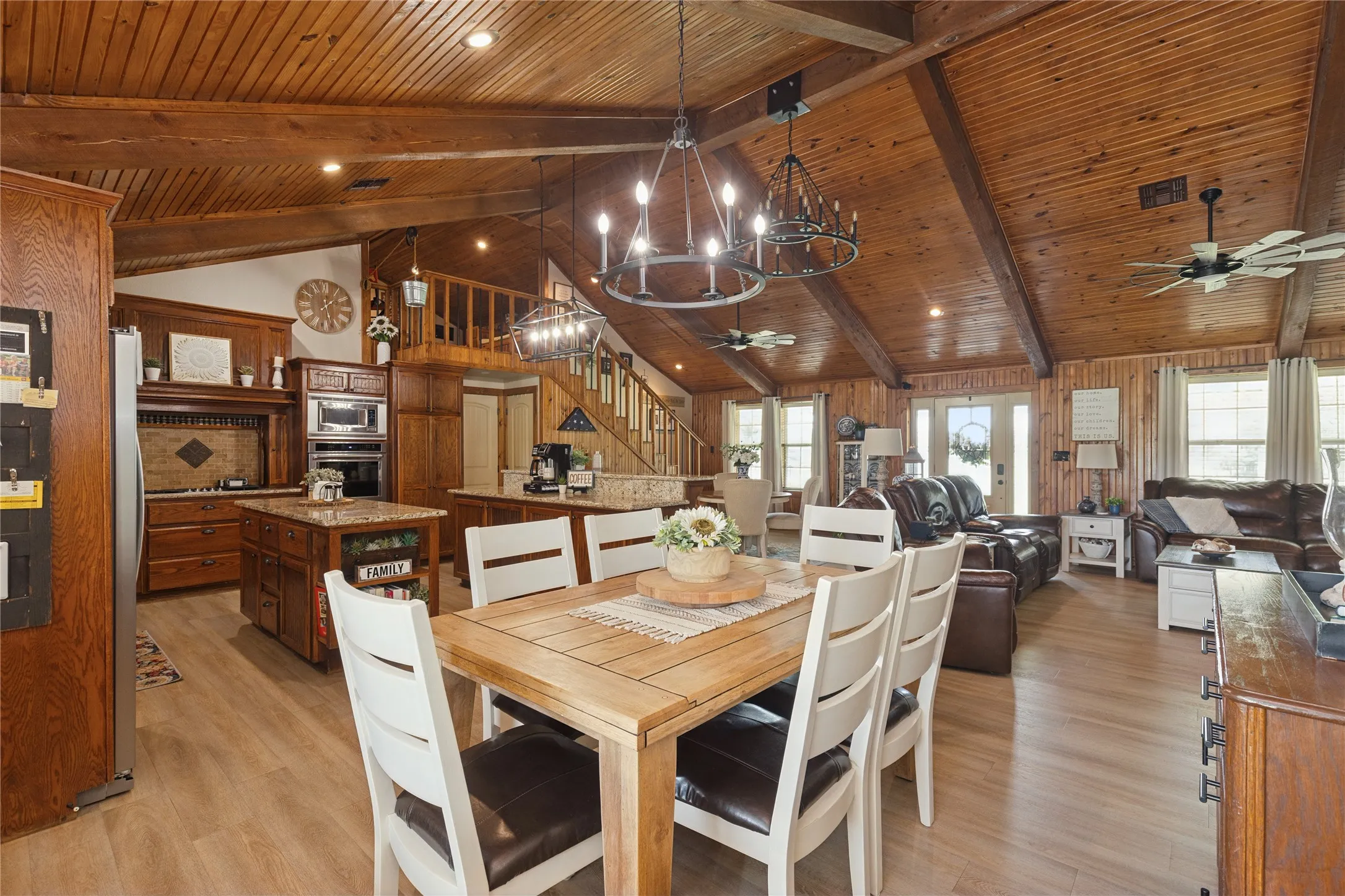 Single Family Residence For Sale in Bowie County , 11 CR 3103, New Boston, Texas 75570, 3 Bedroom, 2 Bathroom, Garage spaces, 2,304 Sqft, built in 2009, mls#21318802, Real Estate Agent in New Boston, Homes For Sale in Bowie county, Homes For Sale in New Boston, Realtor in New Boston Texas, Real Estate Brokerage Independent Realty Texas, Luminita Cordes Realtor