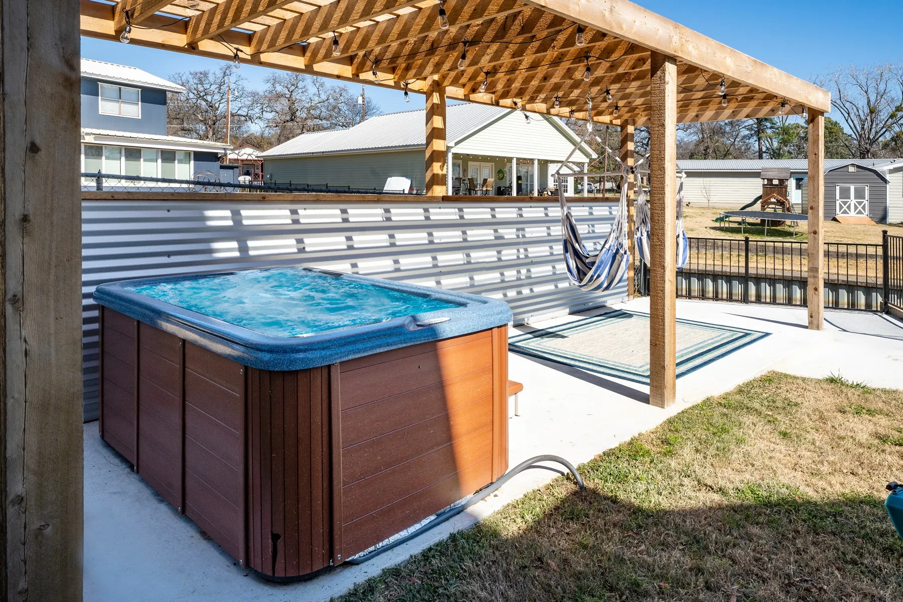 Single Family Residence For Sale in Henderson County , 156 Palisade Drive, Mabank, Texas 75156, 3 Bedroom, 3 Bathroom, 2 Garage spaces, 2,414 Sqft, built in 2013, mls#21318561, Real Estate Agent in Mabank, Homes For Sale in Henderson county, Homes For Sale in Mabank, Realtor in Mabank Texas, Real Estate Brokerage Independent Realty Texas, Luminita Cordes Realtor