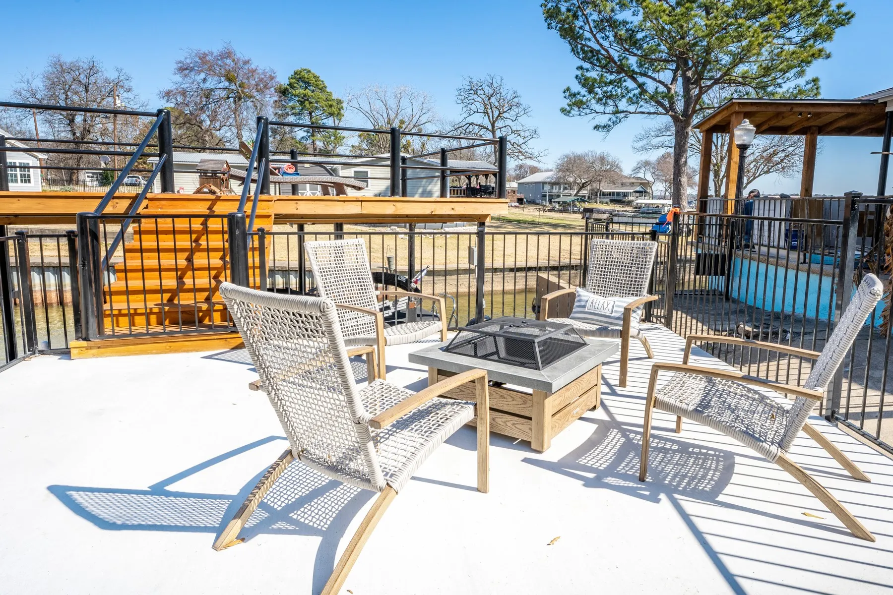 Single Family Residence For Sale in Henderson County , 156 Palisade Drive, Mabank, Texas 75156, 3 Bedroom, 3 Bathroom, 2 Garage spaces, 2,414 Sqft, built in 2013, mls#21318561, Real Estate Agent in Mabank, Homes For Sale in Henderson county, Homes For Sale in Mabank, Realtor in Mabank Texas, Real Estate Brokerage Independent Realty Texas, Luminita Cordes Realtor
