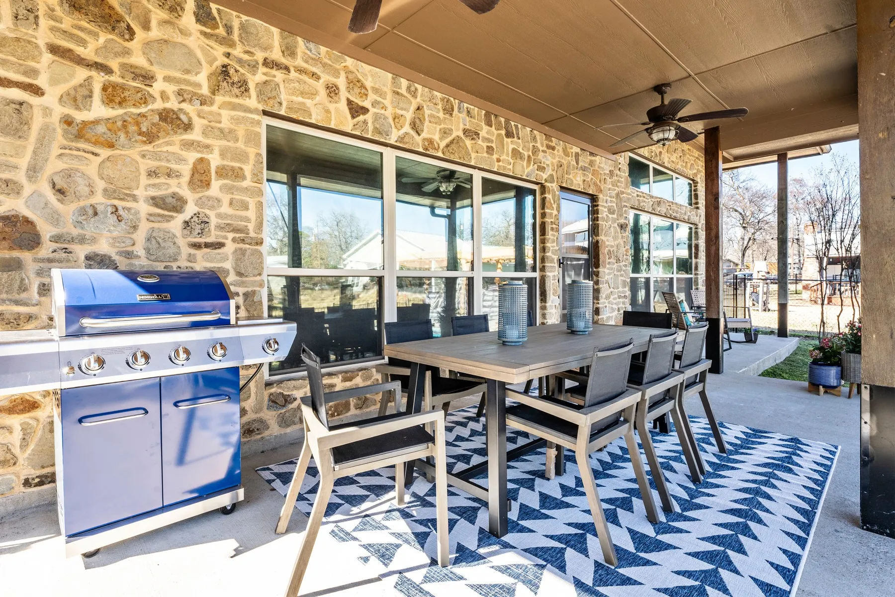 Single Family Residence For Sale in Henderson County , 156 Palisade Drive, Mabank, Texas 75156, 3 Bedroom, 3 Bathroom, 2 Garage spaces, 2,414 Sqft, built in 2013, mls#21318561, Real Estate Agent in Mabank, Homes For Sale in Henderson county, Homes For Sale in Mabank, Realtor in Mabank Texas, Real Estate Brokerage Independent Realty Texas, Luminita Cordes Realtor