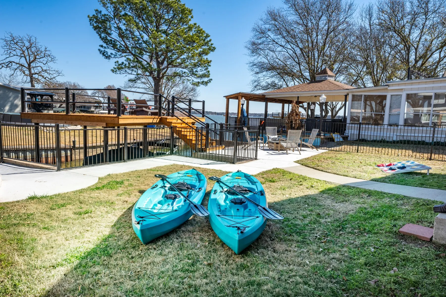 Single Family Residence For Sale in Henderson County , 156 Palisade Drive, Mabank, Texas 75156, 3 Bedroom, 3 Bathroom, 2 Garage spaces, 2,414 Sqft, built in 2013, mls#21318561, Real Estate Agent in Mabank, Homes For Sale in Henderson county, Homes For Sale in Mabank, Realtor in Mabank Texas, Real Estate Brokerage Independent Realty Texas, Luminita Cordes Realtor