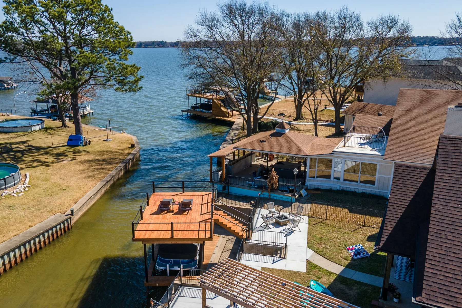 Single Family Residence For Sale in Henderson County , 156 Palisade Drive, Mabank, Texas 75156, 3 Bedroom, 3 Bathroom, 2 Garage spaces, 2,414 Sqft, built in 2013, mls#21318561, Real Estate Agent in Mabank, Homes For Sale in Henderson county, Homes For Sale in Mabank, Realtor in Mabank Texas, Real Estate Brokerage Independent Realty Texas, Luminita Cordes Realtor
