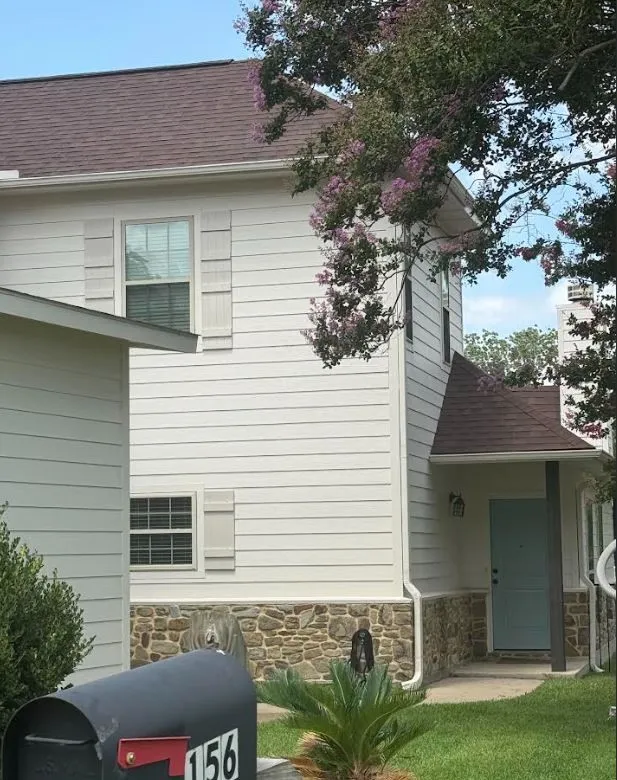 Single Family Residence For Sale in Henderson County , 156 Palisade Drive, Mabank, Texas 75156, 3 Bedroom, 3 Bathroom, 2 Garage spaces, 2,414 Sqft, built in 2013, mls#21318561, Real Estate Agent in Mabank, Homes For Sale in Henderson county, Homes For Sale in Mabank, Realtor in Mabank Texas, Real Estate Brokerage Independent Realty Texas, Luminita Cordes Realtor