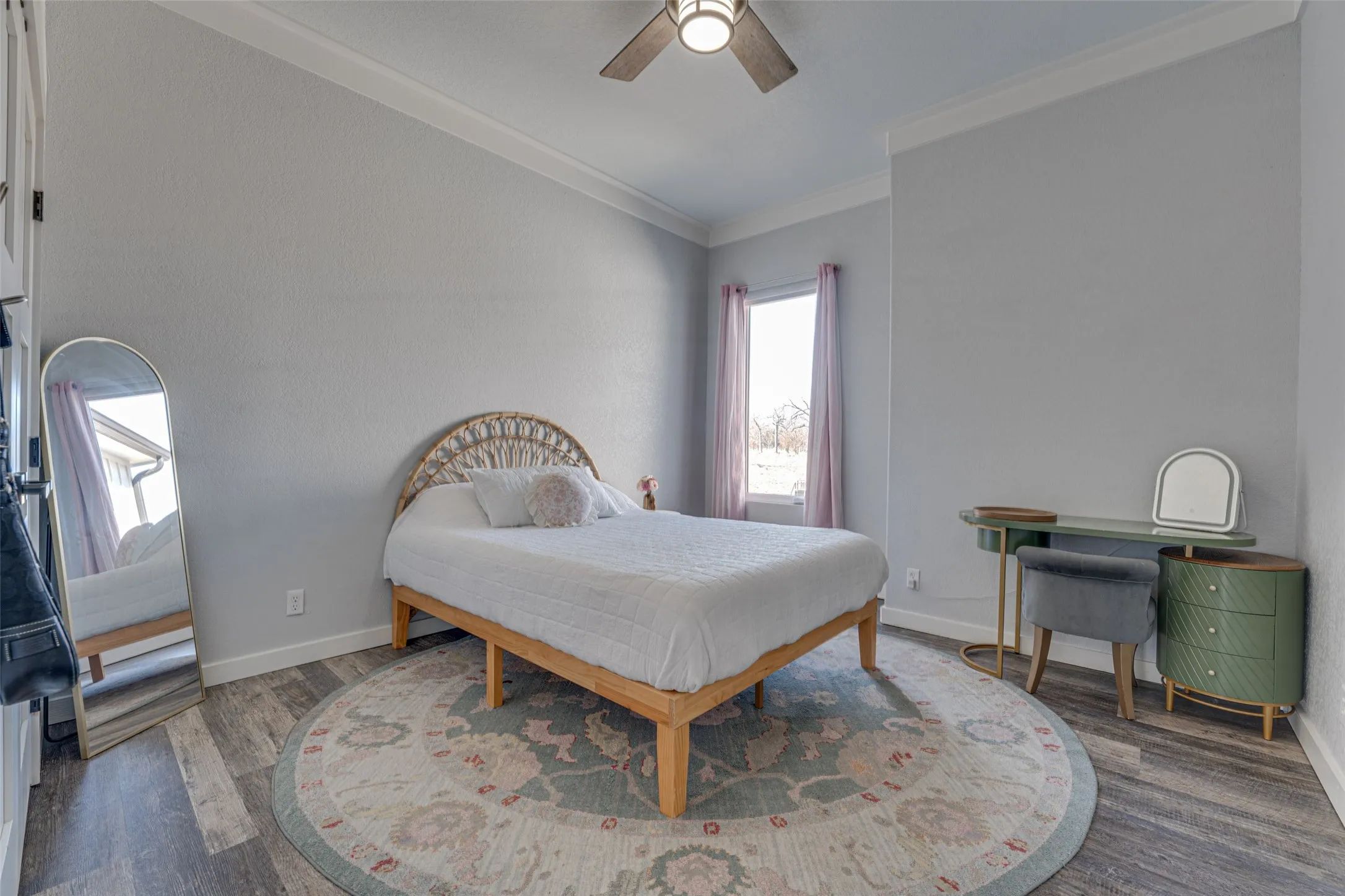 Single Family Residence For Sale in Henderson County , 5523 Lakeshore Court, Log Cabin, Texas 75148, 4 Bedrooms, 4 Bathrooms, 3 Garage spaces, 3,338 Sqft, built in 2022, Price $989,000, mls#21318814, Real Estate Agent in Log Cabin, Homes For Sale in Henderson county, Homes For Sale in Log Cabin, Realtor in Log Cabin Texas, Real Estate Brokerage Independent Realty Texas, Luminita Cordes Realtor