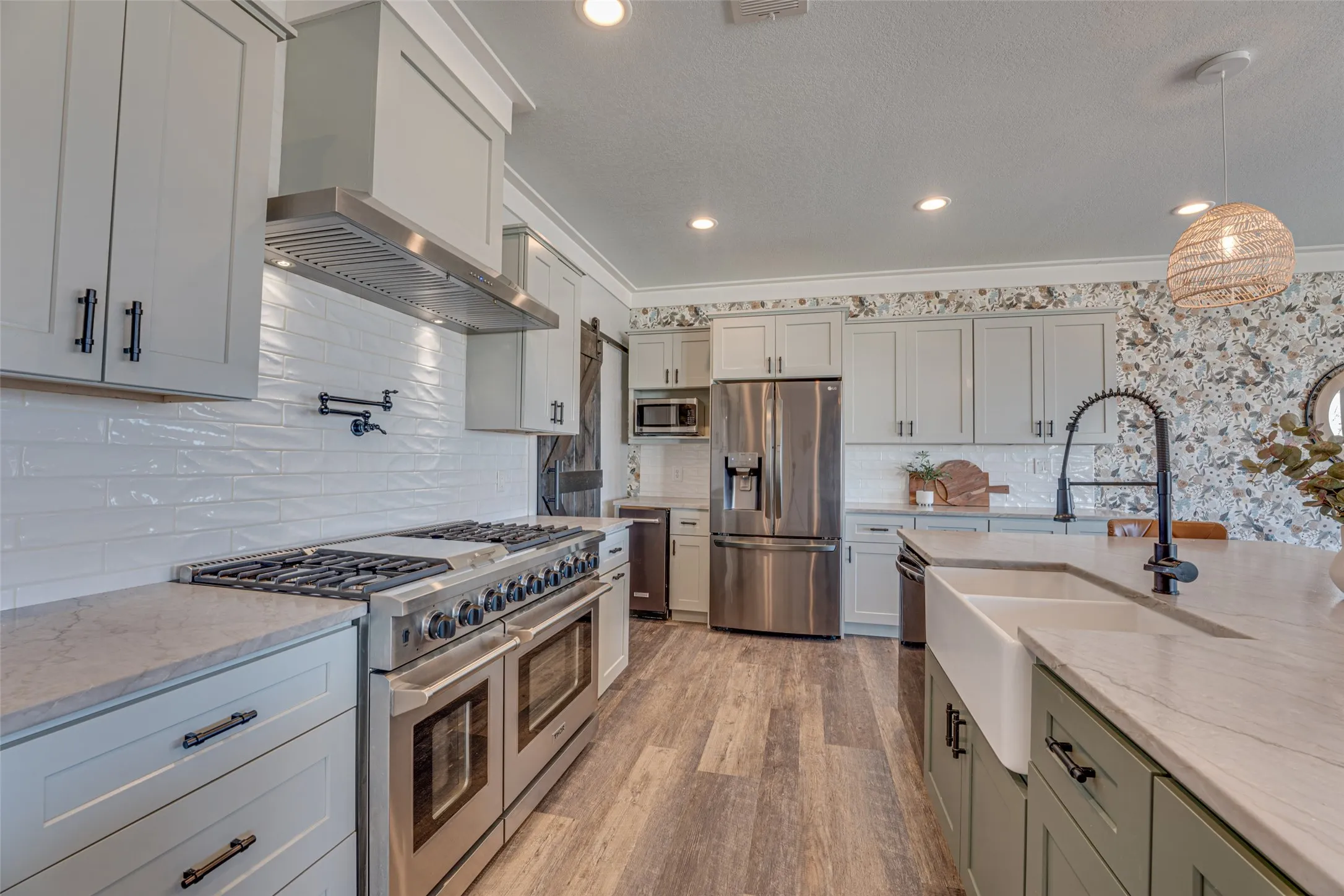 Single Family Residence For Sale in Henderson County , 5523 Lakeshore Court, Log Cabin, Texas 75148, 4 Bedrooms, 4 Bathrooms, 3 Garage spaces, 3,338 Sqft, built in 2022, Price $989,000, mls#21318814, Real Estate Agent in Log Cabin, Homes For Sale in Henderson county, Homes For Sale in Log Cabin, Realtor in Log Cabin Texas, Real Estate Brokerage Independent Realty Texas, Luminita Cordes Realtor
