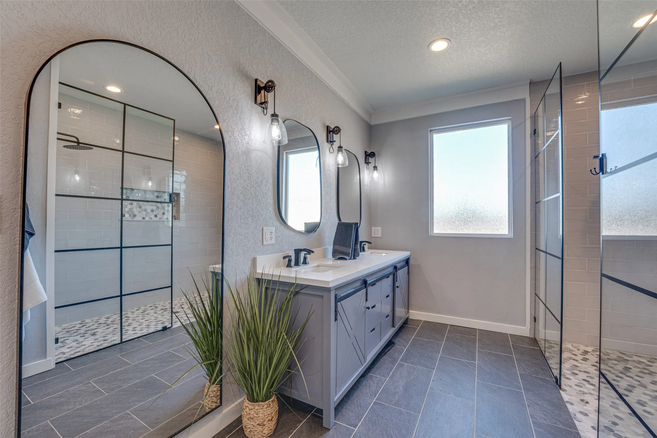 Single Family Residence For Sale in Henderson County , 5523 Lakeshore Court, Log Cabin, Texas 75148, 4 Bedrooms, 4 Bathrooms, 3 Garage spaces, 3,338 Sqft, built in 2022, Price $989,000, mls#21318814, Real Estate Agent in Log Cabin, Homes For Sale in Henderson county, Homes For Sale in Log Cabin, Realtor in Log Cabin Texas, Real Estate Brokerage Independent Realty Texas, Luminita Cordes Realtor