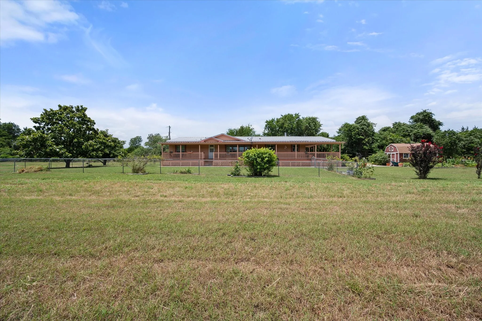 Mobile Home For Sale in Navarro County , 5144 S Fm 55, Blooming Grove, Texas 76626, 3 Bedroom, 2 Bathroom, Garage spaces, 2,159 Sqft, built in 1998, mls#21318815, Real Estate Agent in Blooming Grove, Homes For Sale in Navarro county, Homes For Sale in Blooming Grove, Realtor in Blooming Grove Texas, Real Estate Brokerage Independent Realty Texas, Luminita Cordes Realtor