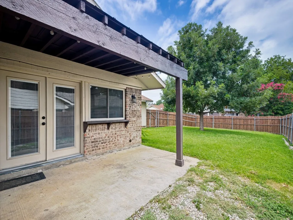 Single Family Residence For Rent in Denton County , 1607 Glenhill Lane, Lewisville, Texas 75077, 3 Bedroom, 2 Bathroom, 2 Garage spaces, 1,601 Sqft, built in 1973, mls#21317195, Real Estate Agent in Lewisville, Homes For Rent in Denton county, Homes For Rent in Lewisville, Realtor in Lewisville Texas, Real Estate Brokerage Independent Realty Texas, Luminita Cordes Realtor