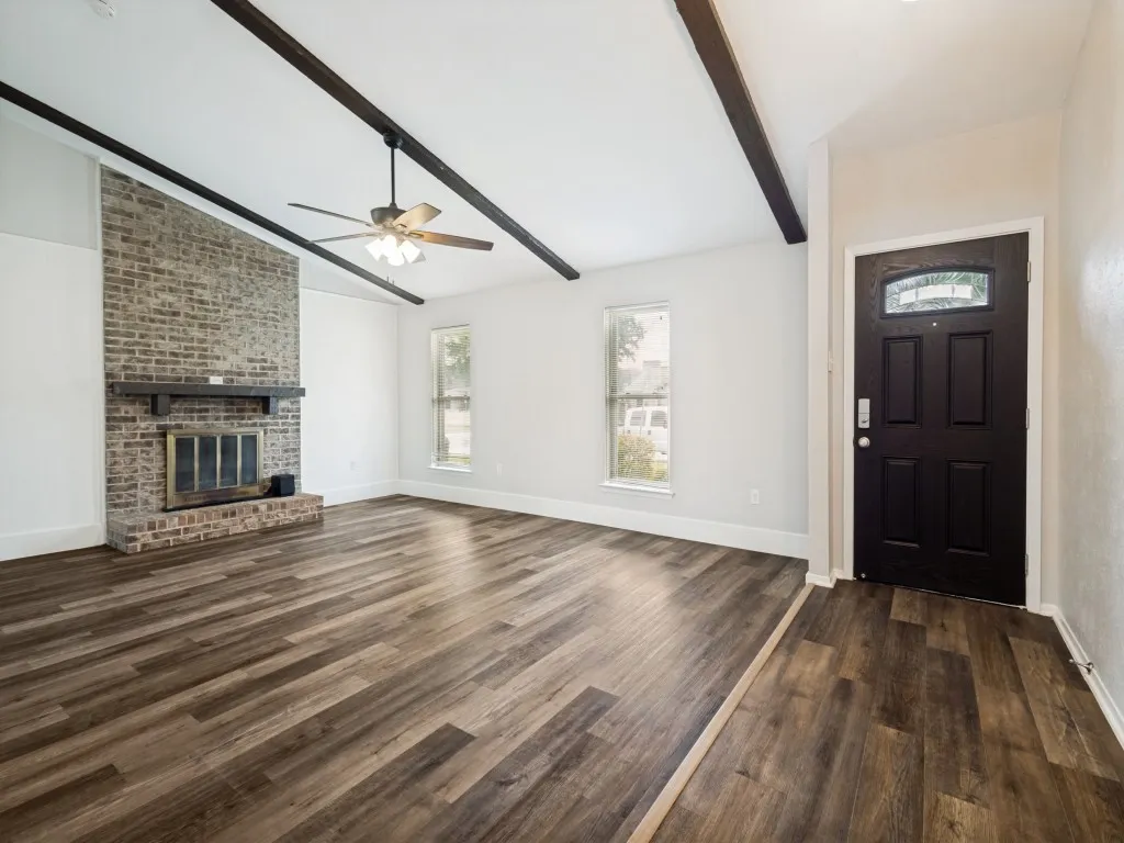 Single Family Residence For Rent in Denton County , 1607 Glenhill Lane, Lewisville, Texas 75077, 3 Bedroom, 2 Bathroom, 2 Garage spaces, 1,601 Sqft, built in 1973, mls#21317195, Real Estate Agent in Lewisville, Homes For Rent in Denton county, Homes For Rent in Lewisville, Realtor in Lewisville Texas, Real Estate Brokerage Independent Realty Texas, Luminita Cordes Realtor