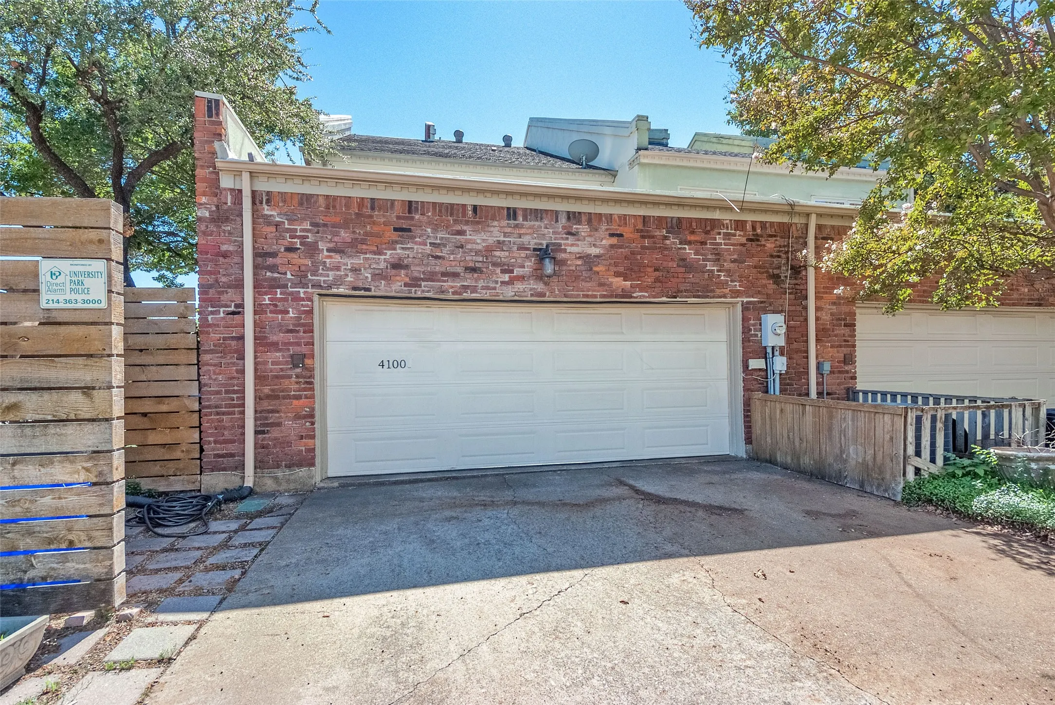 Townhouse For Rent in Dallas County , 4100 Lovers Lane, University Park, Texas 75225, 4 Bedroom, 3 Bathroom, 2 Garage spaces, 2,881 Sqft, built in 1979, mls#21318608, Real Estate Agent in University Park, Homes For Rent in Dallas county, Homes For Rent in University Park, Realtor in University Park Texas, Real Estate Brokerage Independent Realty Texas, Luminita Cordes Realtor