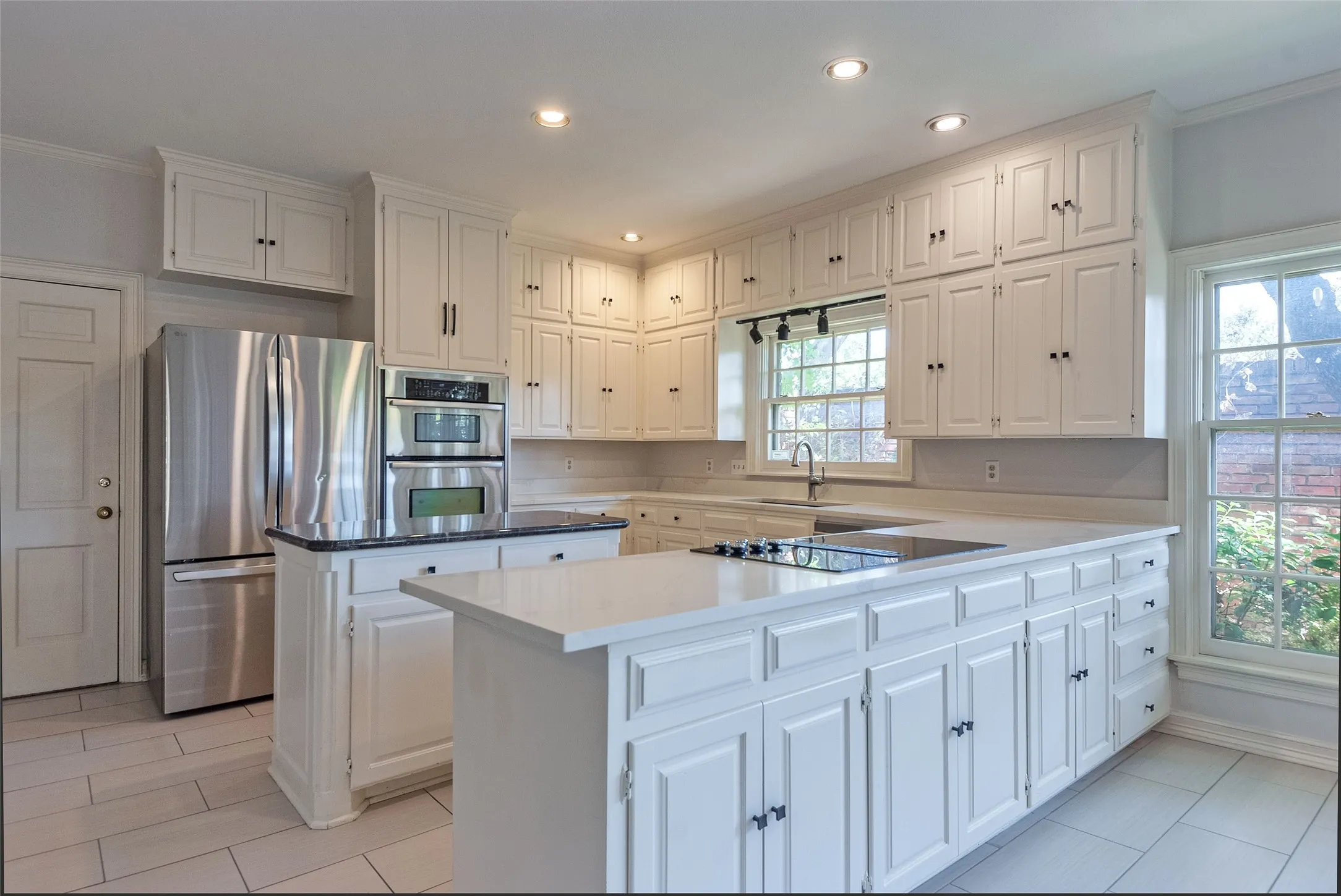 Townhouse For Rent in Dallas County , 4100 Lovers Lane, University Park, Texas 75225, 4 Bedroom, 3 Bathroom, 2 Garage spaces, 2,881 Sqft, built in 1979, mls#21318608, Real Estate Agent in University Park, Homes For Rent in Dallas county, Homes For Rent in University Park, Realtor in University Park Texas, Real Estate Brokerage Independent Realty Texas, Luminita Cordes Realtor