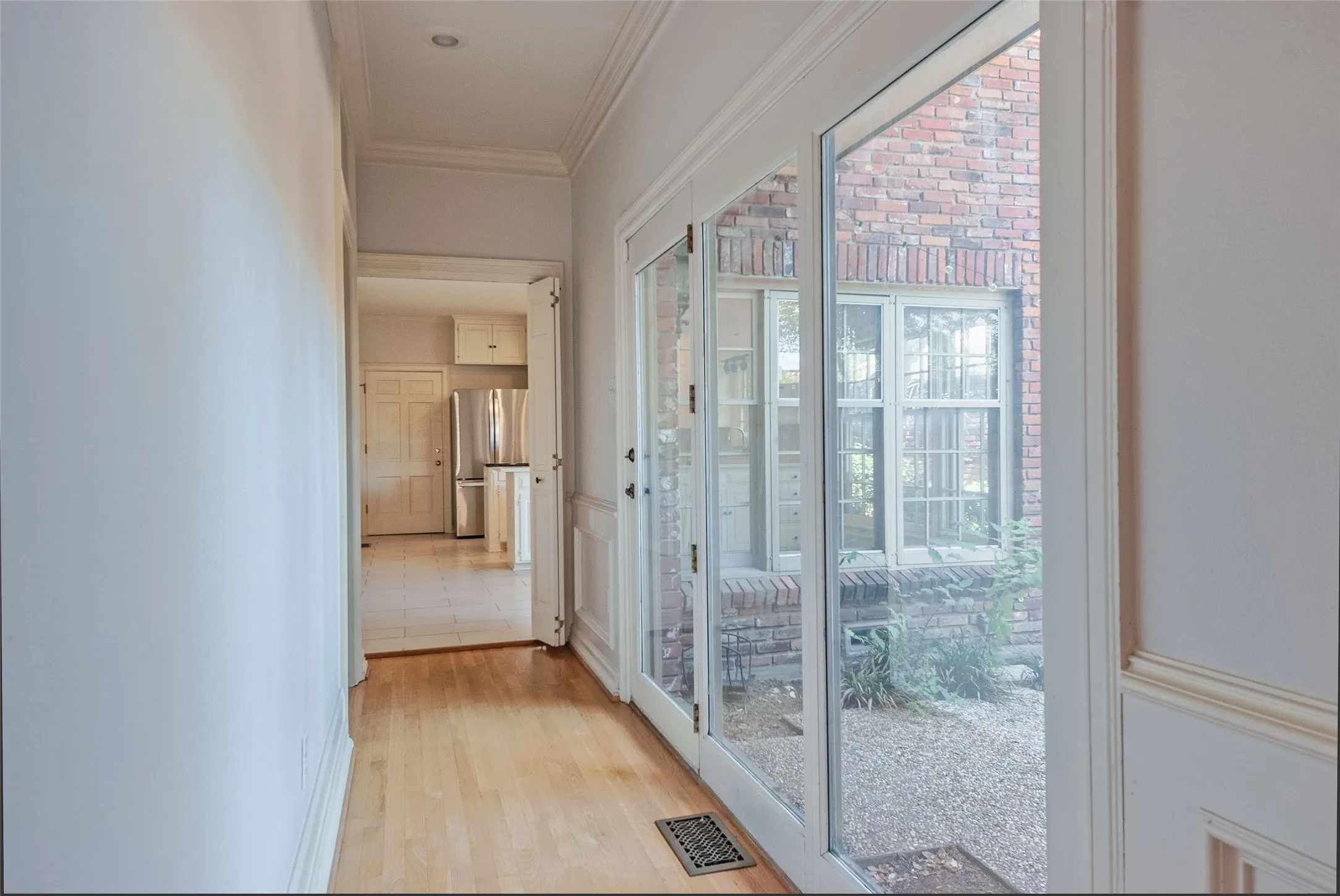 Townhouse For Rent in Dallas County , 4100 Lovers Lane, University Park, Texas 75225, 4 Bedroom, 3 Bathroom, 2 Garage spaces, 2,881 Sqft, built in 1979, mls#21318608, Real Estate Agent in University Park, Homes For Rent in Dallas county, Homes For Rent in University Park, Realtor in University Park Texas, Real Estate Brokerage Independent Realty Texas, Luminita Cordes Realtor