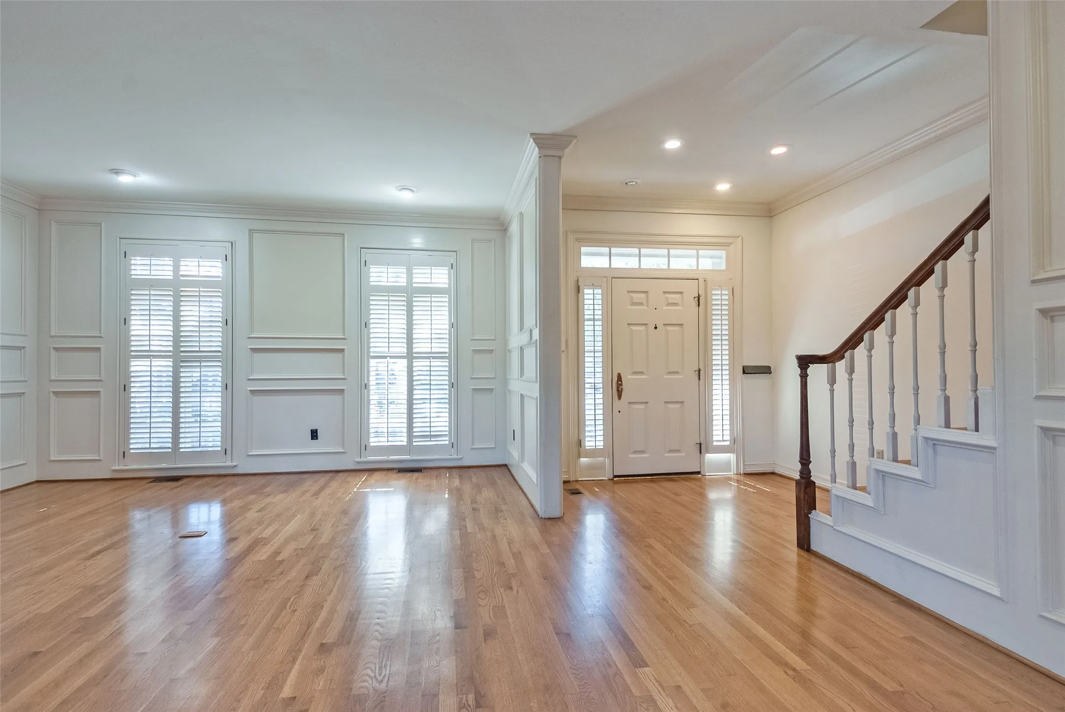 Townhouse For Rent in Dallas County , 4100 Lovers Lane, University Park, Texas 75225, 4 Bedroom, 3 Bathroom, 2 Garage spaces, 2,881 Sqft, built in 1979, mls#21318608, Real Estate Agent in University Park, Homes For Rent in Dallas county, Homes For Rent in University Park, Realtor in University Park Texas, Real Estate Brokerage Independent Realty Texas, Luminita Cordes Realtor