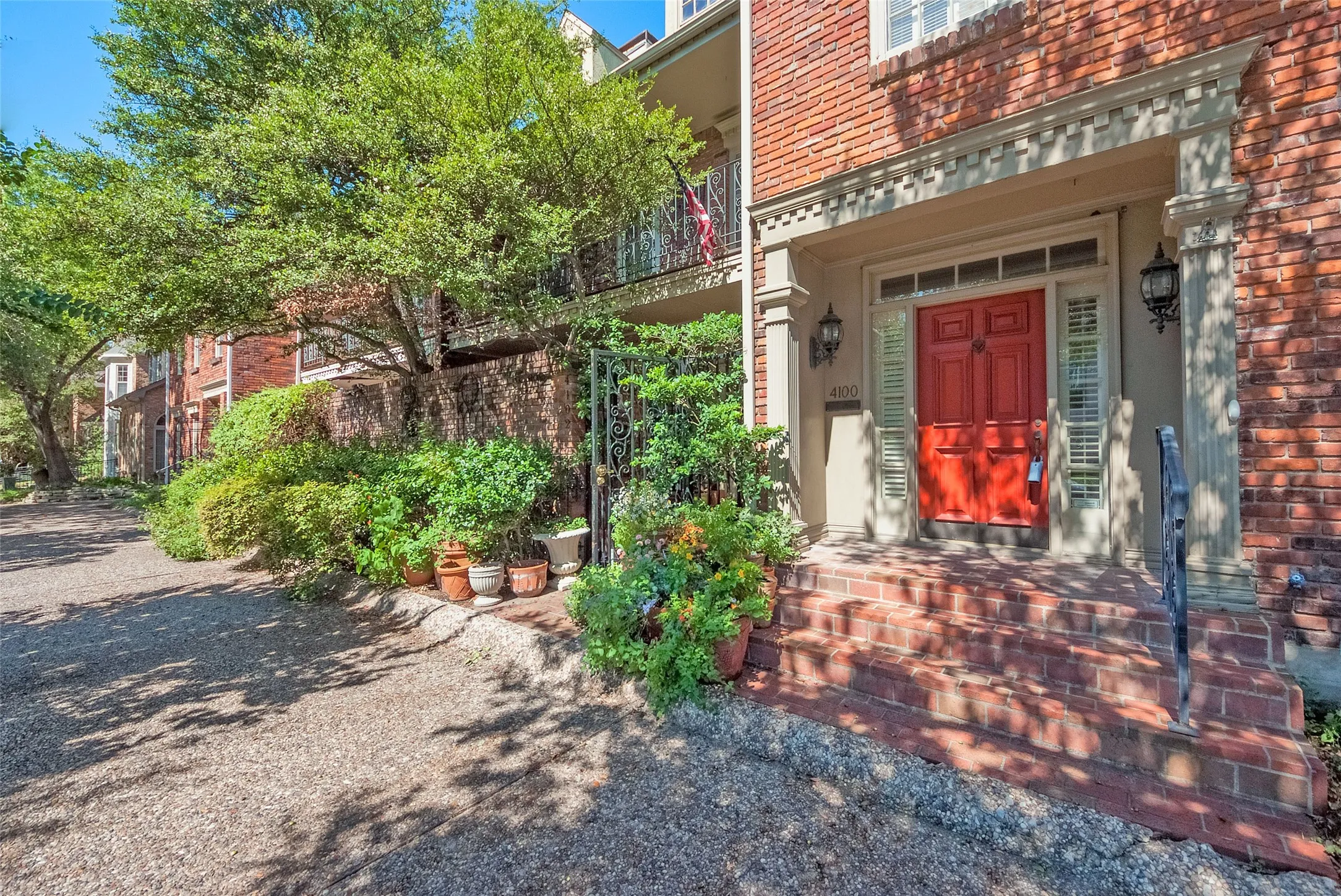 Townhouse For Rent in Dallas County , 4100 Lovers Lane, University Park, Texas 75225, 4 Bedroom, 3 Bathroom, 2 Garage spaces, 2,881 Sqft, built in 1979, mls#21318608, Real Estate Agent in University Park, Homes For Rent in Dallas county, Homes For Rent in University Park, Realtor in University Park Texas, Real Estate Brokerage Independent Realty Texas, Luminita Cordes Realtor