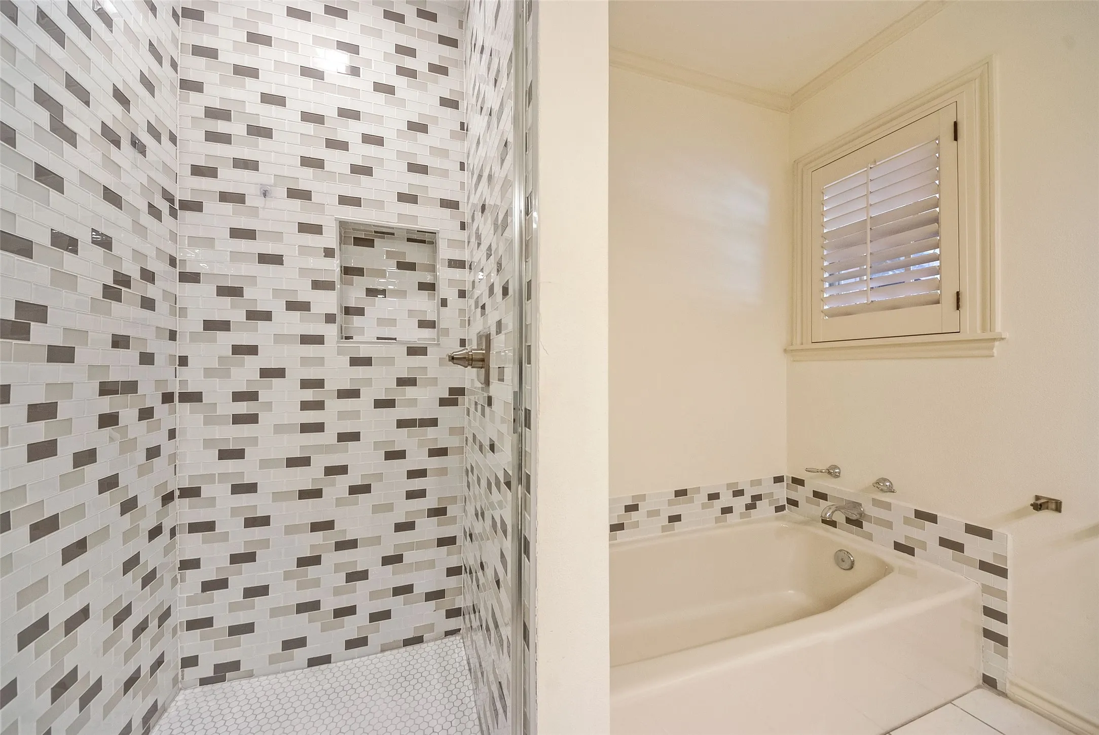 Townhouse For Rent in Dallas County , 4100 Lovers Lane, University Park, Texas 75225, 4 Bedroom, 3 Bathroom, 2 Garage spaces, 2,881 Sqft, built in 1979, mls#21318608, Real Estate Agent in University Park, Homes For Rent in Dallas county, Homes For Rent in University Park, Realtor in University Park Texas, Real Estate Brokerage Independent Realty Texas, Luminita Cordes Realtor
