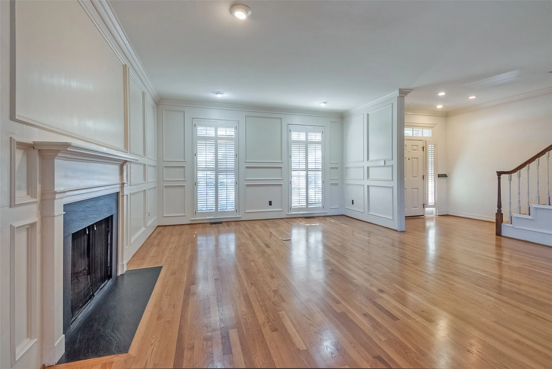 Townhouse For Rent in Dallas County , 4100 Lovers Lane, University Park, Texas 75225, 4 Bedroom, 3 Bathroom, 2 Garage spaces, 2,881 Sqft, built in 1979, mls#21318608, Real Estate Agent in University Park, Homes For Rent in Dallas county, Homes For Rent in University Park, Realtor in University Park Texas, Real Estate Brokerage Independent Realty Texas, Luminita Cordes Realtor