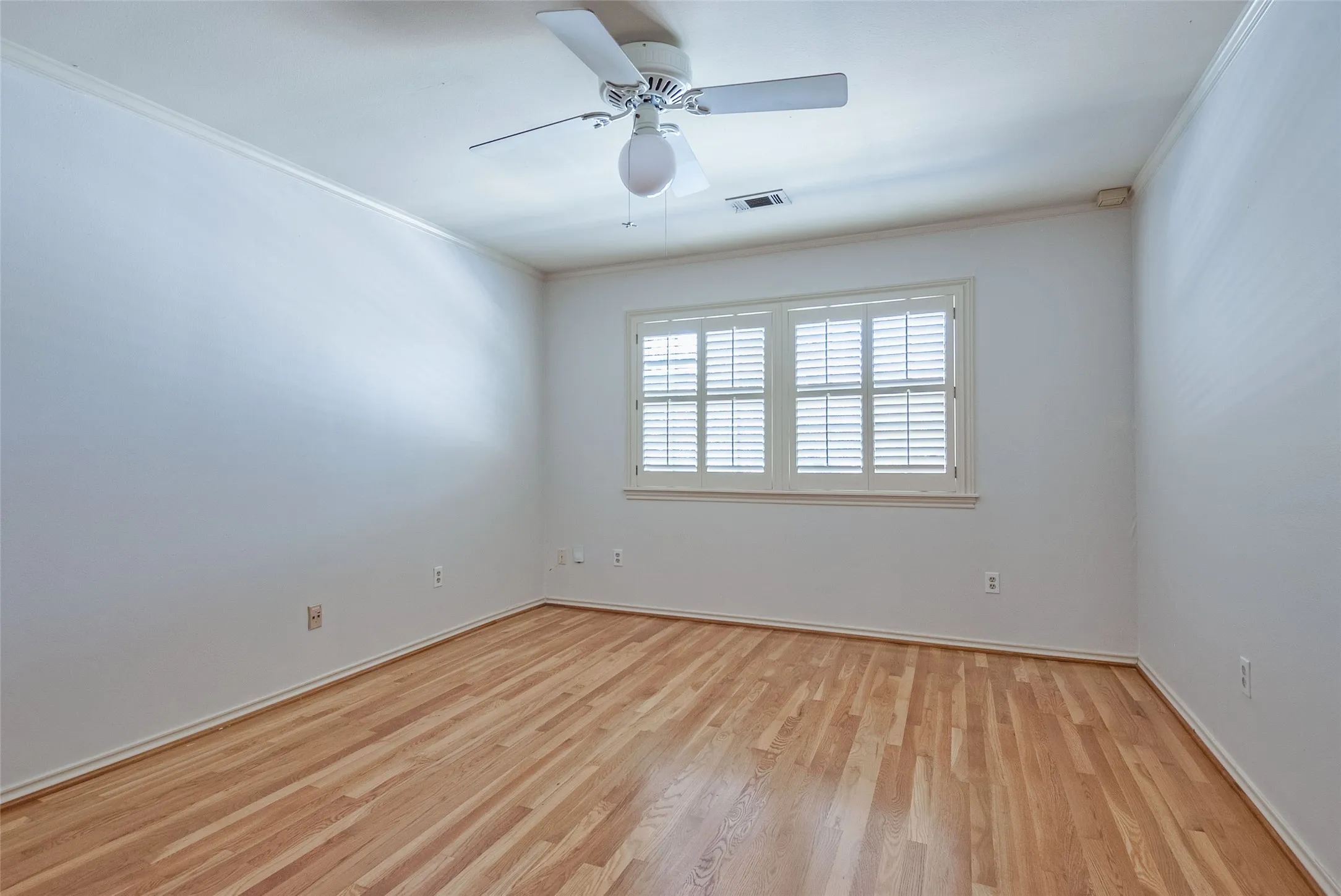 Townhouse For Rent in Dallas County , 4100 Lovers Lane, University Park, Texas 75225, 4 Bedroom, 3 Bathroom, 2 Garage spaces, 2,881 Sqft, built in 1979, mls#21318608, Real Estate Agent in University Park, Homes For Rent in Dallas county, Homes For Rent in University Park, Realtor in University Park Texas, Real Estate Brokerage Independent Realty Texas, Luminita Cordes Realtor