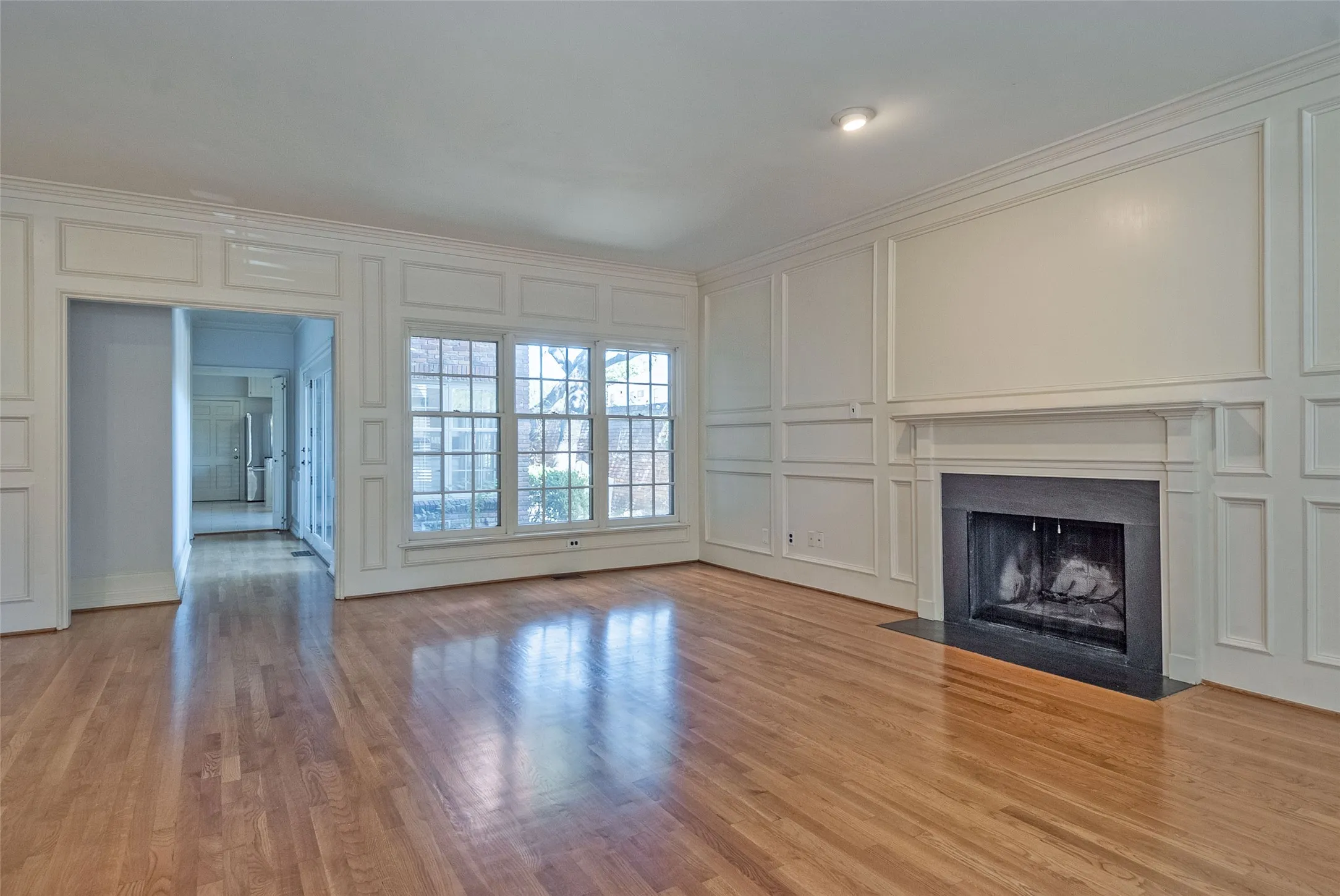 Townhouse For Rent in Dallas County , 4100 Lovers Lane, University Park, Texas 75225, 4 Bedroom, 3 Bathroom, 2 Garage spaces, 2,881 Sqft, built in 1979, mls#21318608, Real Estate Agent in University Park, Homes For Rent in Dallas county, Homes For Rent in University Park, Realtor in University Park Texas, Real Estate Brokerage Independent Realty Texas, Luminita Cordes Realtor