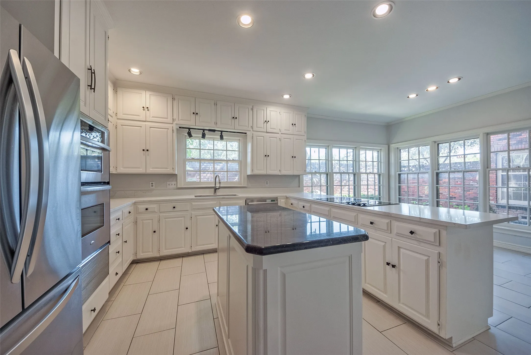 Townhouse For Rent in Dallas County , 4100 Lovers Lane, University Park, Texas 75225, 4 Bedroom, 3 Bathroom, 2 Garage spaces, 2,881 Sqft, built in 1979, mls#21318608, Real Estate Agent in University Park, Homes For Rent in Dallas county, Homes For Rent in University Park, Realtor in University Park Texas, Real Estate Brokerage Independent Realty Texas, Luminita Cordes Realtor