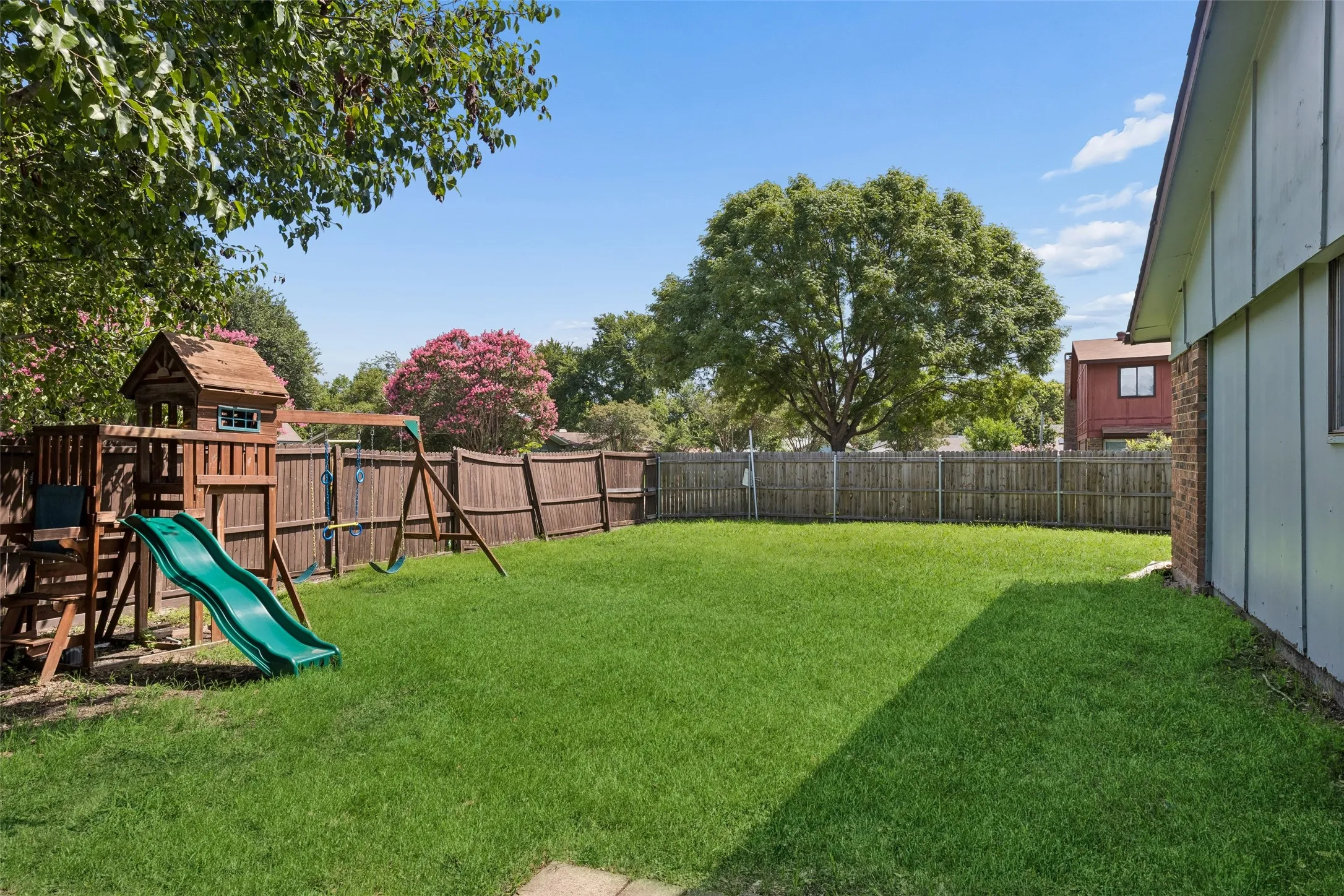 Single Family Residence For Sale in Collin County , 3004 Duchess Trail, Plano, Texas 75074, 3 Bedroom, 2 Bathroom, 2 Garage spaces, 1,737 Sqft, built in 1978, mls#21311482, Real Estate Agent in Plano, Homes For Sale in Collin county, Homes For Sale in Plano, Realtor in Plano Texas, Real Estate Brokerage Independent Realty Texas, Luminita Cordes Realtor