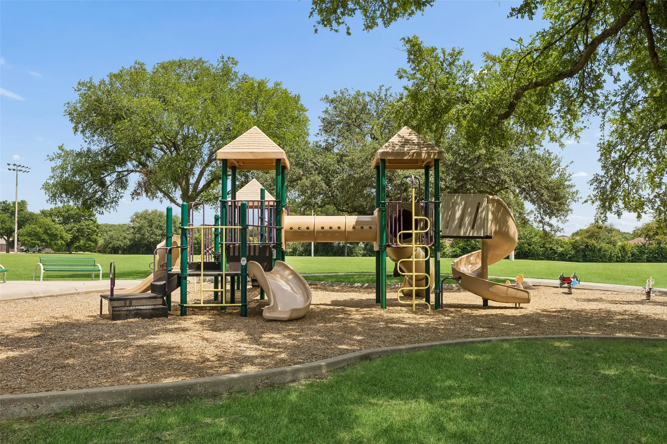 Single Family Residence For Sale in Collin County , 3004 Duchess Trail, Plano, Texas 75074, 3 Bedroom, 2 Bathroom, 2 Garage spaces, 1,737 Sqft, built in 1978, mls#21311482, Real Estate Agent in Plano, Homes For Sale in Collin county, Homes For Sale in Plano, Realtor in Plano Texas, Real Estate Brokerage Independent Realty Texas, Luminita Cordes Realtor