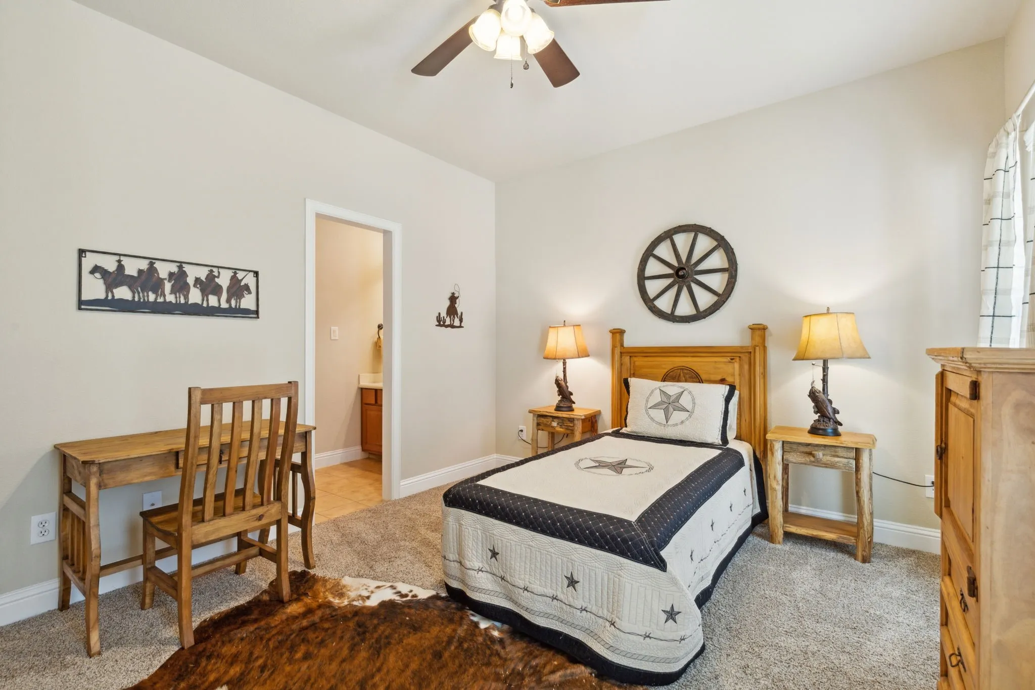 Single Family Residence For Sale in Collin County , 175 Pecan Hollow Circle, Anna, Texas 75409, 3 Bedrooms, 3 Bathrooms, 2 Garage spaces, 2,377 Sqft, built in 2007, Price $529,000, mls#21318827, Real Estate Agent in Anna, Homes For Sale in Collin county, Homes For Sale in Anna, Realtor in Anna Texas, Real Estate Brokerage Independent Realty Texas, Luminita Cordes Realtor