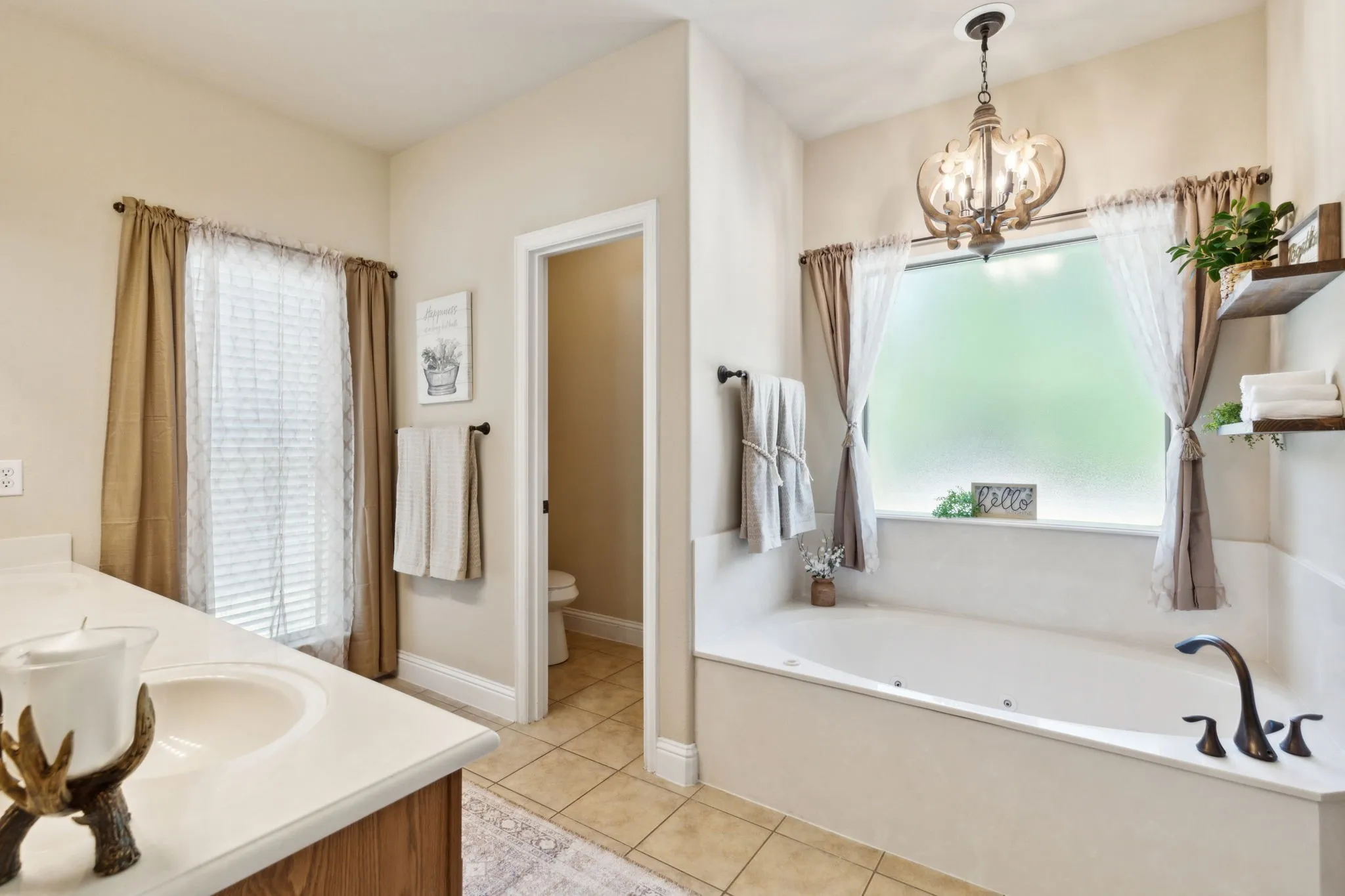 Single Family Residence For Sale in Collin County , 175 Pecan Hollow Circle, Anna, Texas 75409, 3 Bedrooms, 3 Bathrooms, 2 Garage spaces, 2,377 Sqft, built in 2007, Price $529,000, mls#21318827, Real Estate Agent in Anna, Homes For Sale in Collin county, Homes For Sale in Anna, Realtor in Anna Texas, Real Estate Brokerage Independent Realty Texas, Luminita Cordes Realtor