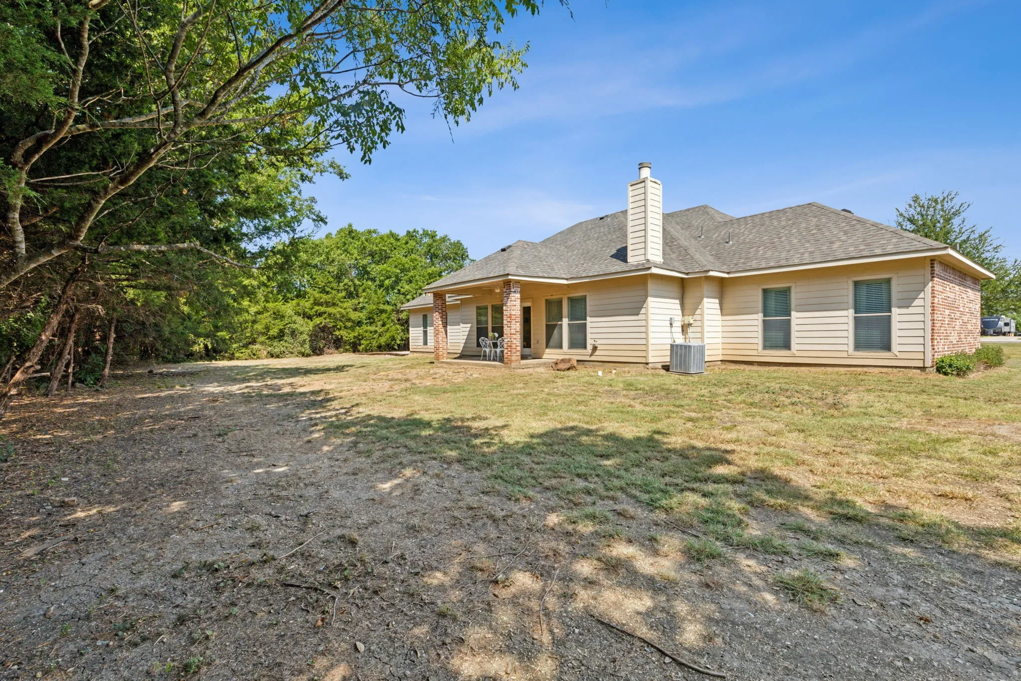 Single Family Residence For Sale in Collin County , 175 Pecan Hollow Circle, Anna, Texas 75409, 3 Bedrooms, 3 Bathrooms, 2 Garage spaces, 2,377 Sqft, built in 2007, Price $529,000, mls#21318827, Real Estate Agent in Anna, Homes For Sale in Collin county, Homes For Sale in Anna, Realtor in Anna Texas, Real Estate Brokerage Independent Realty Texas, Luminita Cordes Realtor