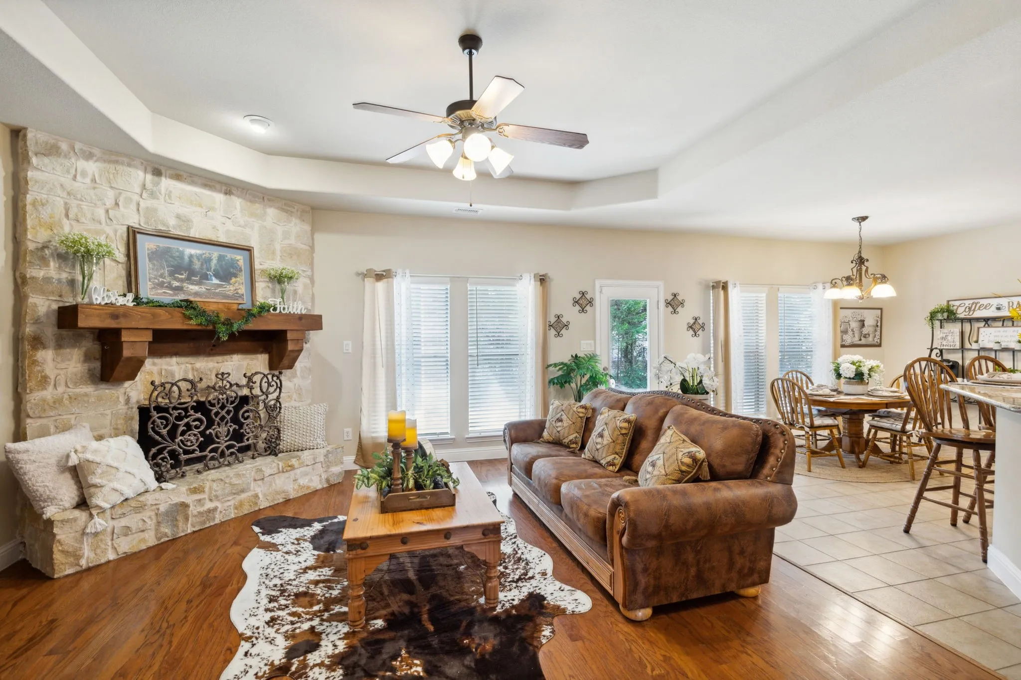 Single Family Residence For Sale in Collin County , 175 Pecan Hollow Circle, Anna, Texas 75409, 3 Bedrooms, 3 Bathrooms, 2 Garage spaces, 2,377 Sqft, built in 2007, Price $529,000, mls#21318827, Real Estate Agent in Anna, Homes For Sale in Collin county, Homes For Sale in Anna, Realtor in Anna Texas, Real Estate Brokerage Independent Realty Texas, Luminita Cordes Realtor