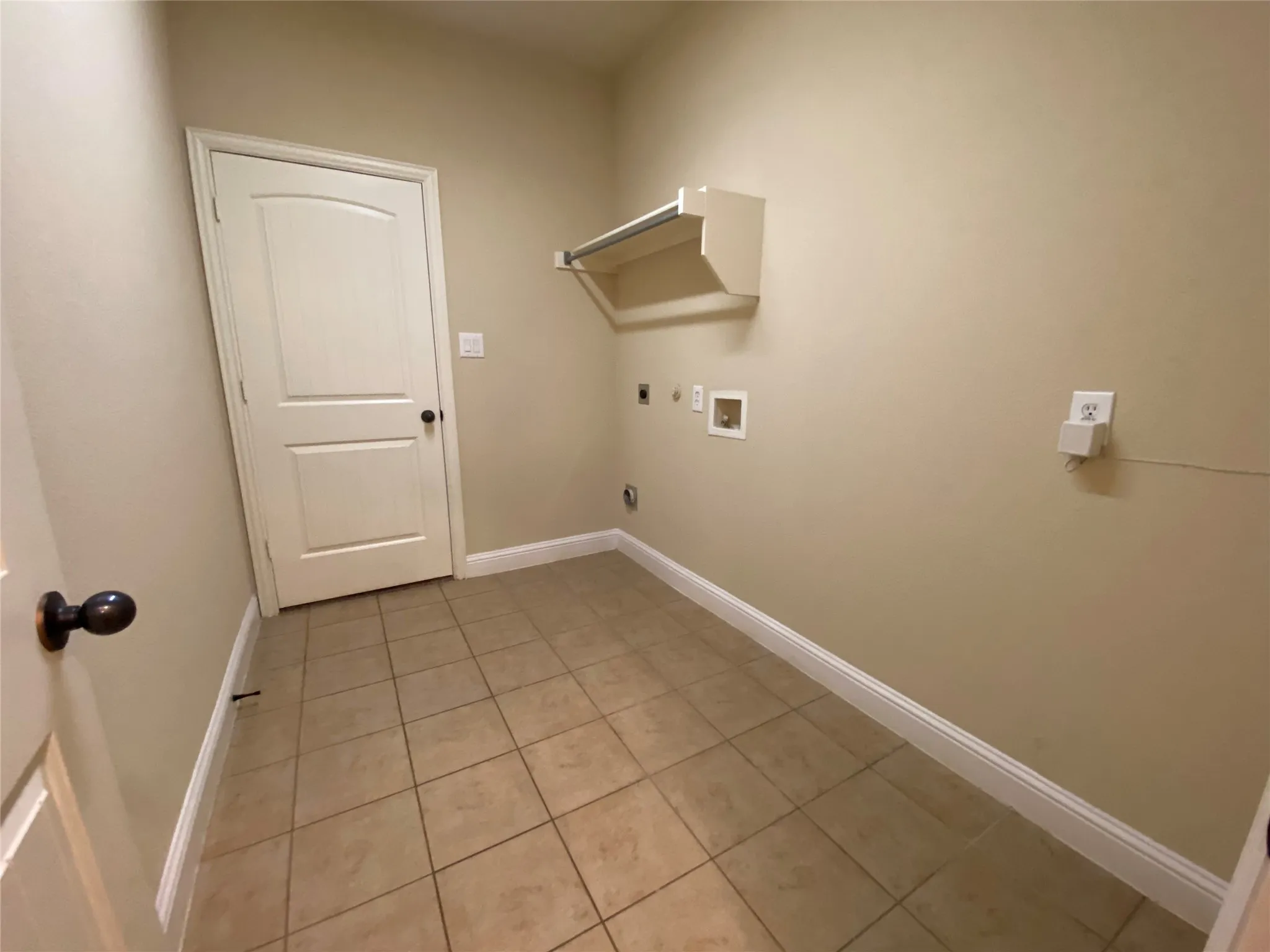 Single Family Residence For Sale in Collin County , 175 Pecan Hollow Circle, Anna, Texas 75409, 3 Bedrooms, 3 Bathrooms, 2 Garage spaces, 2,377 Sqft, built in 2007, Price $529,000, mls#21318827, Real Estate Agent in Anna, Homes For Sale in Collin county, Homes For Sale in Anna, Realtor in Anna Texas, Real Estate Brokerage Independent Realty Texas, Luminita Cordes Realtor