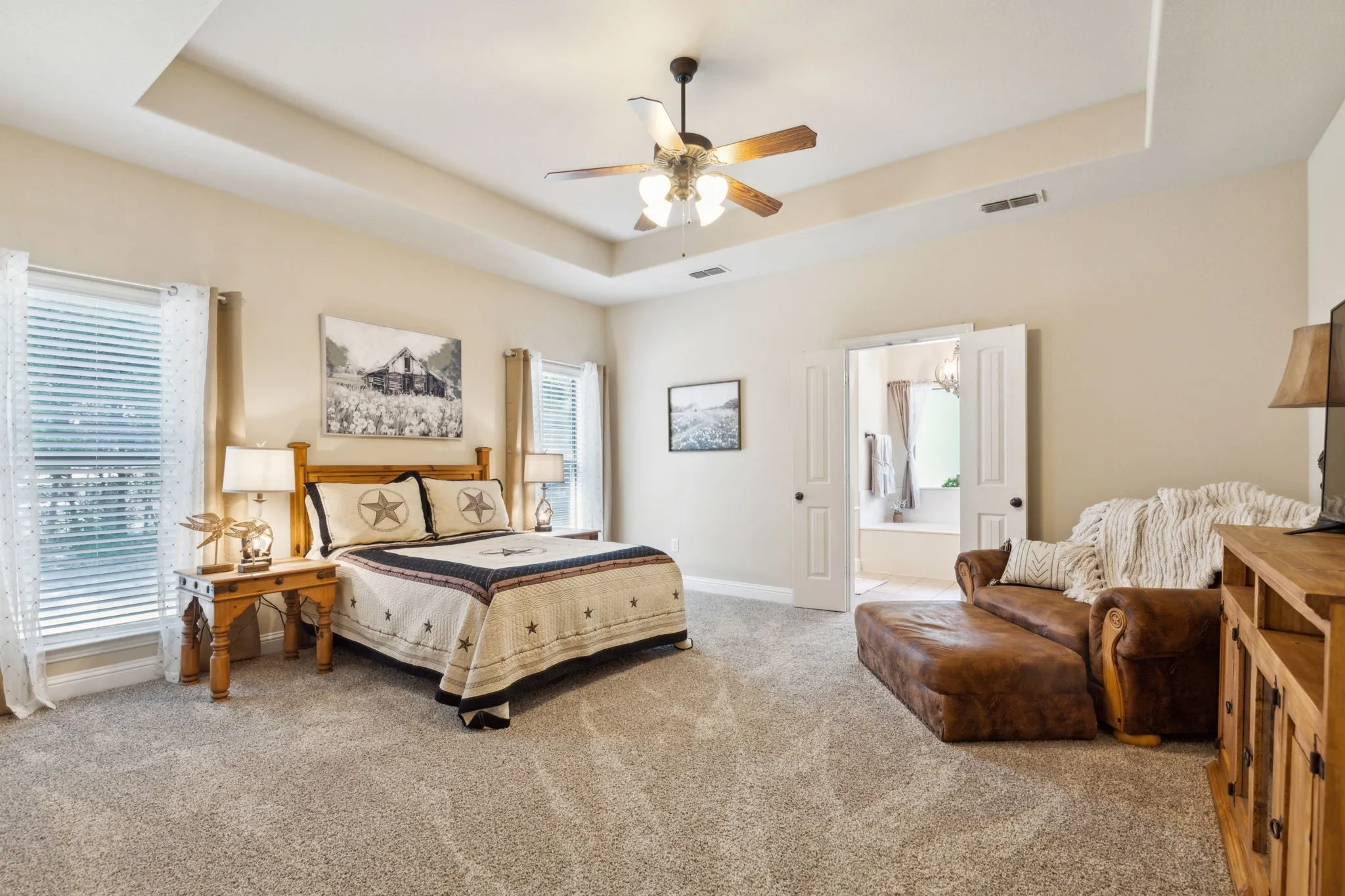 Single Family Residence For Sale in Collin County , 175 Pecan Hollow Circle, Anna, Texas 75409, 3 Bedrooms, 3 Bathrooms, 2 Garage spaces, 2,377 Sqft, built in 2007, Price $529,000, mls#21318827, Real Estate Agent in Anna, Homes For Sale in Collin county, Homes For Sale in Anna, Realtor in Anna Texas, Real Estate Brokerage Independent Realty Texas, Luminita Cordes Realtor